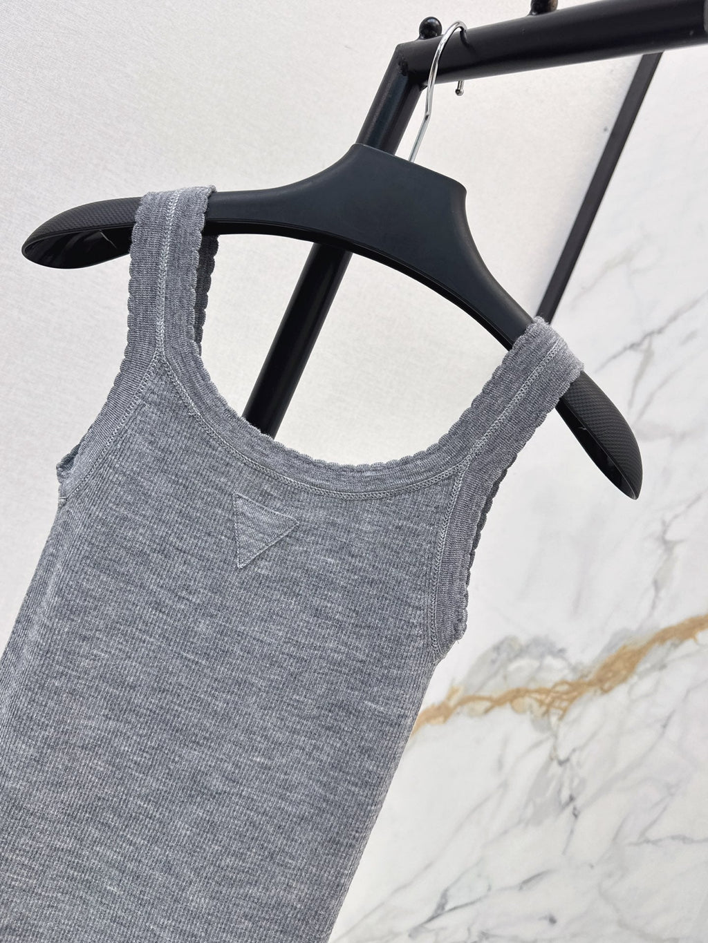 Prada/26New Early-Autumn Versatile Slim-Fit Knit Vest