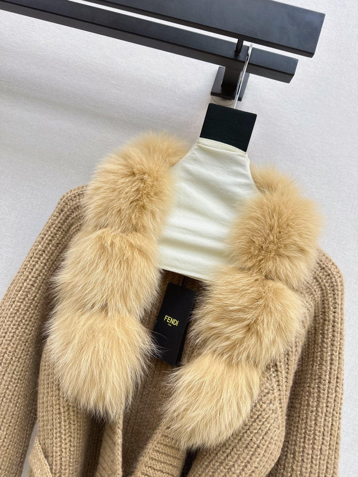 Fendi / 26 Fall/Winter Latest Fox Fur-Trimmed Knit Cardigan