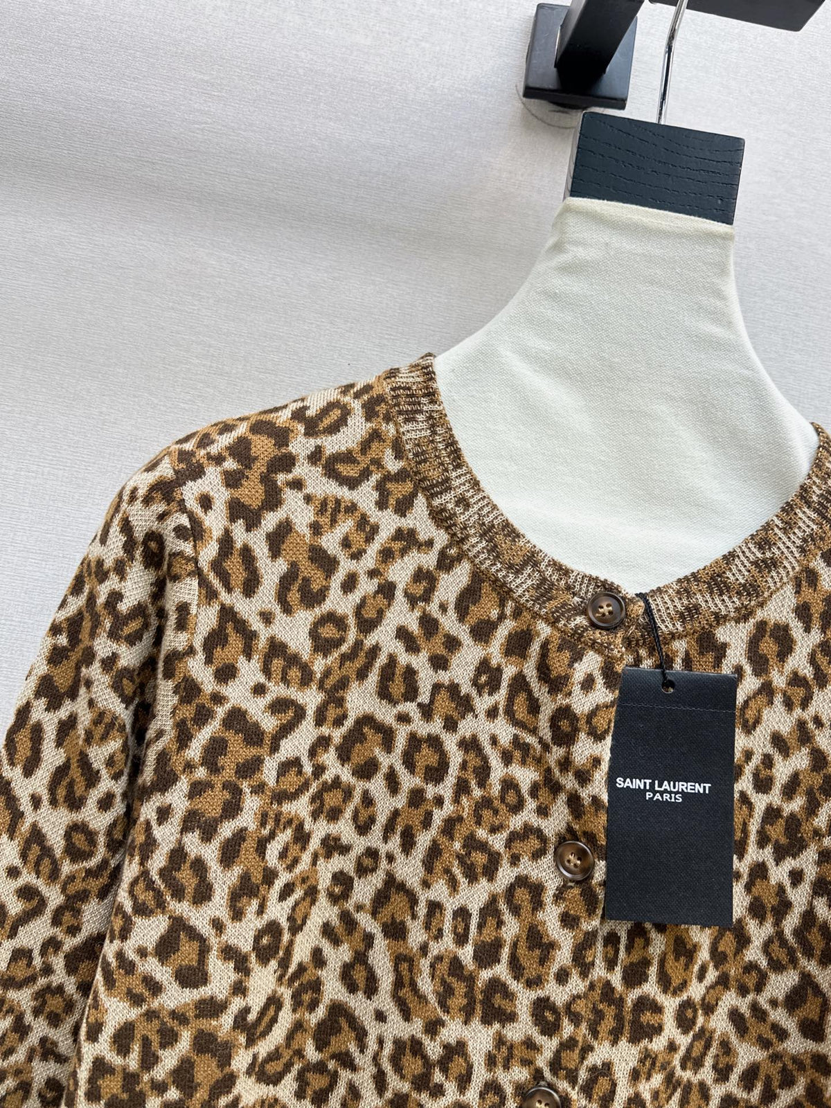 Yves Saint Laurent/26 Fall/Winter Latest Leopard Print Crewneck Cardigan