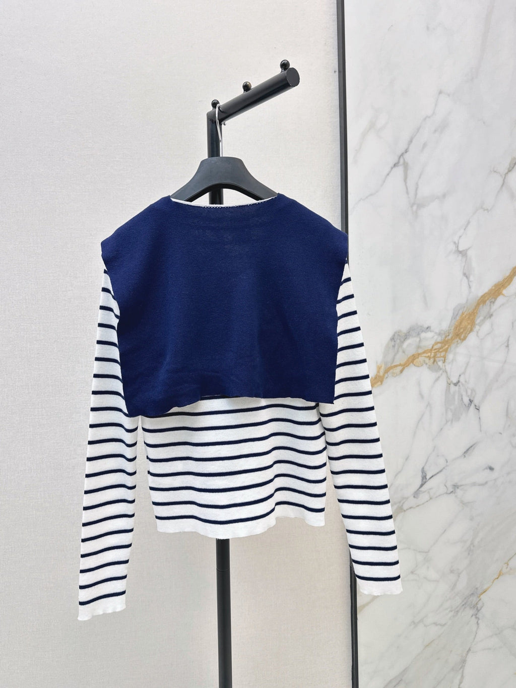 Dior/26 Early Autumn Latest Striped Knit Cardigan