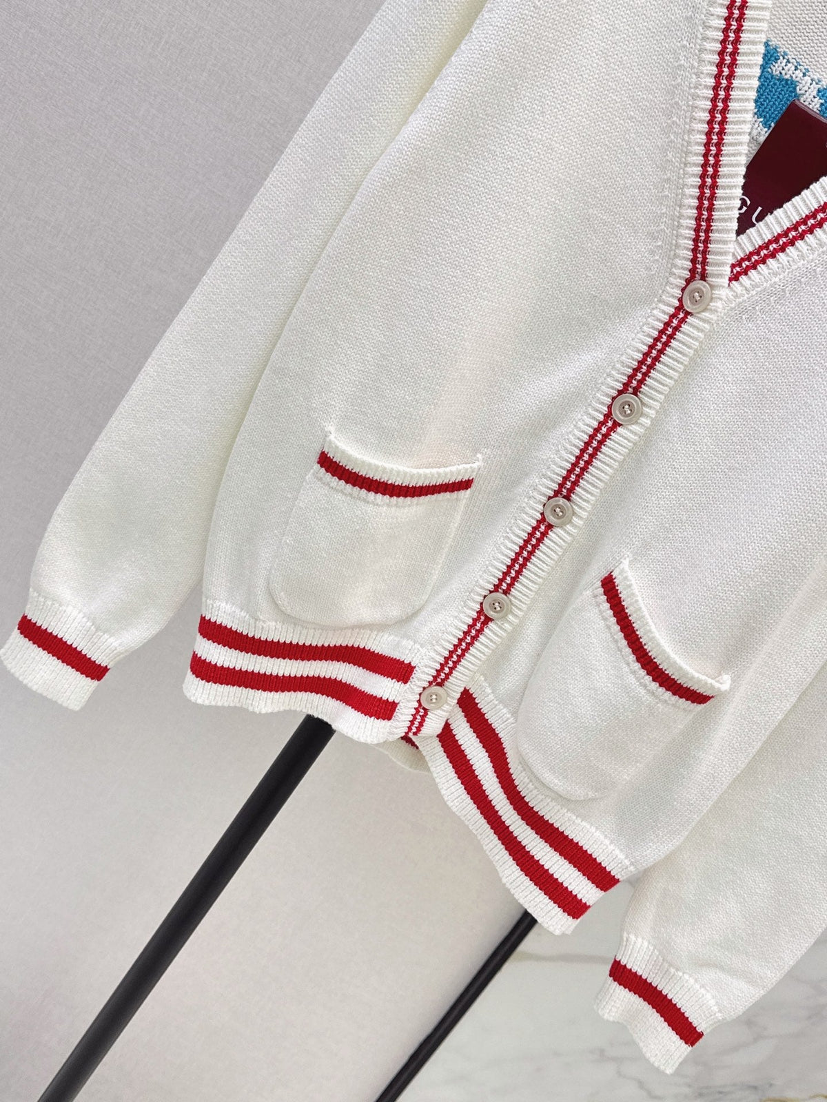 Gucci / 26 Early Autumn Latest Logo Jacquard V-Neck Knit Cardigan
