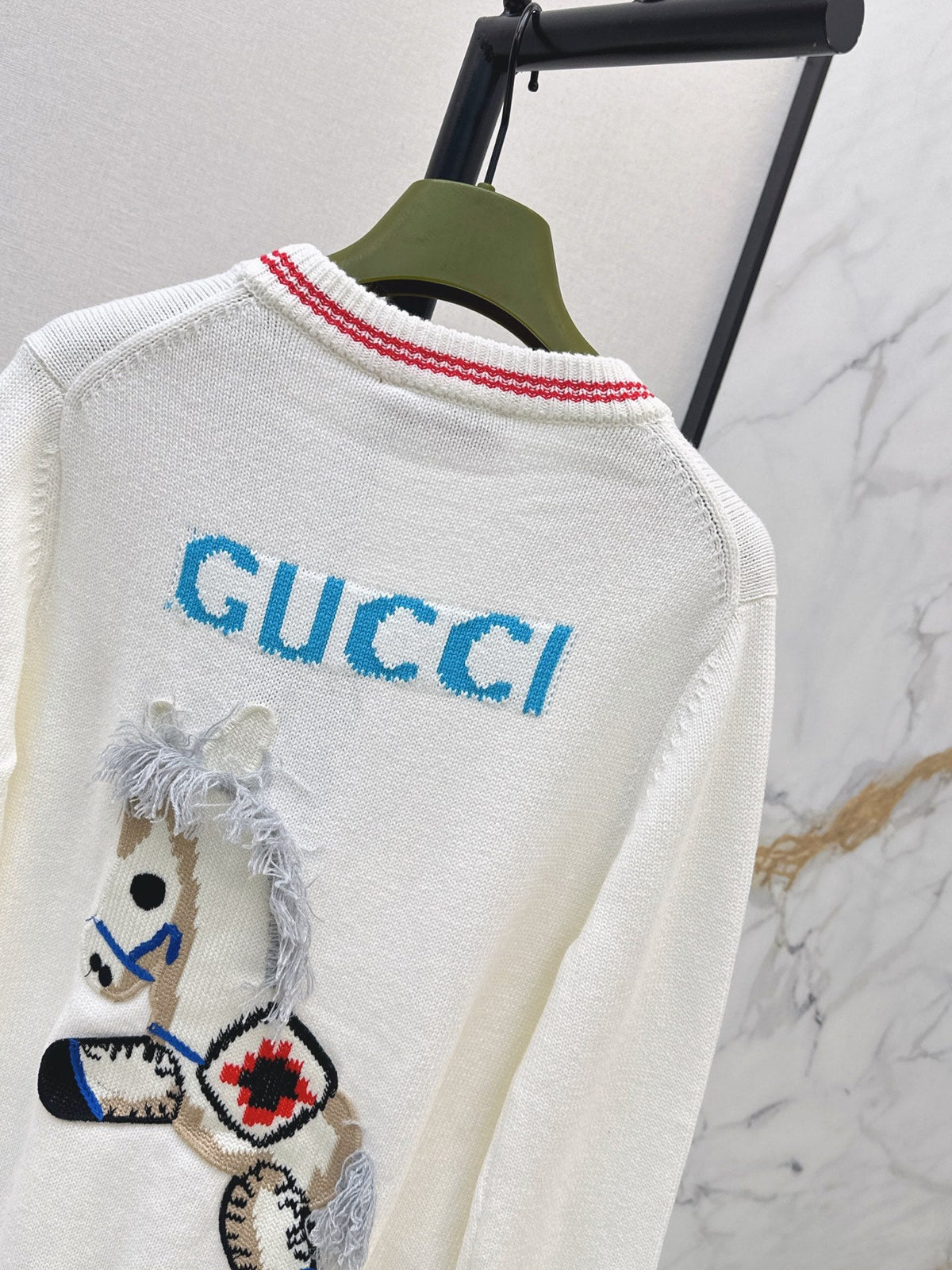 Gucci / 26 Early Autumn Latest Logo Jacquard V-Neck Knit Cardigan