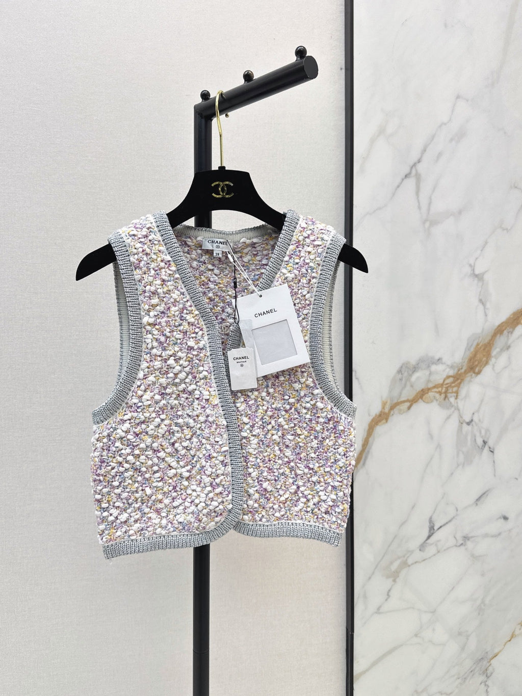 Chanel / 26 Early Autumn Latest Knit Vest