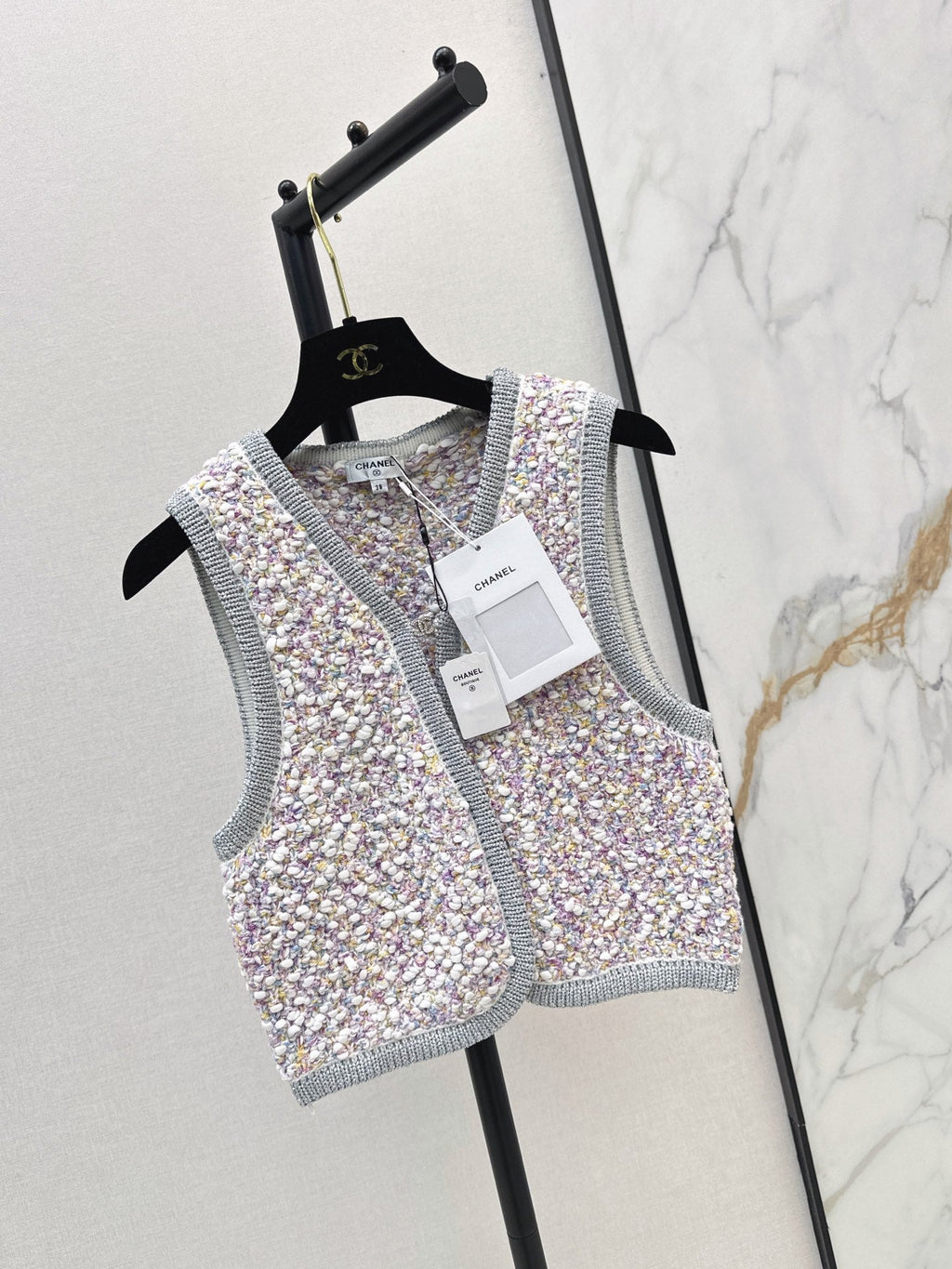 Chanel / 26 Early Autumn Latest Knit Vest