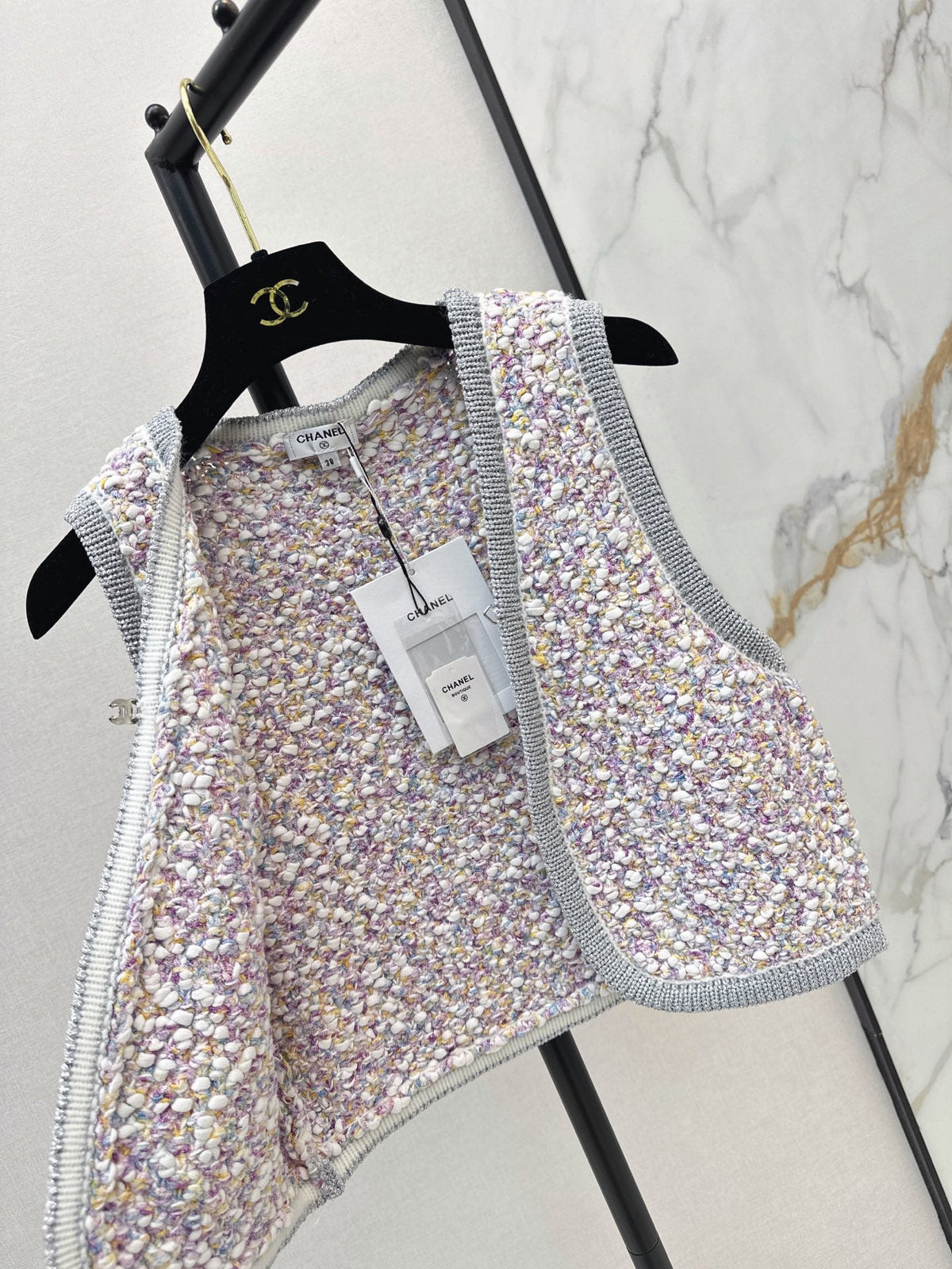 Chanel / 26 Early Autumn Latest Knit Vest