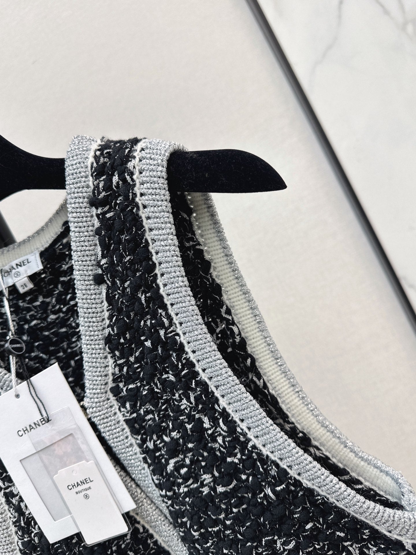 Chanel / 26 Early Autumn Latest Knit Vest