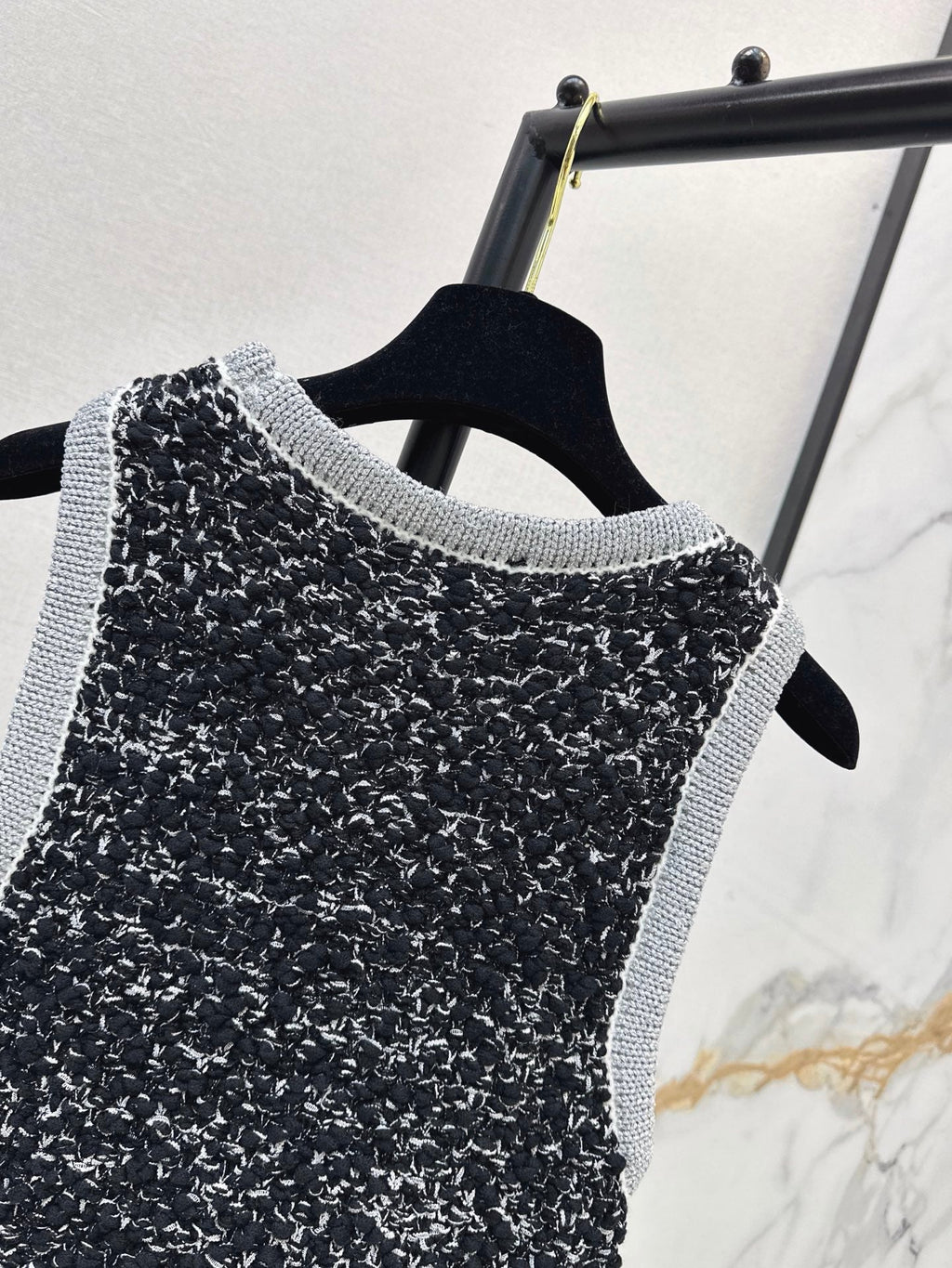 Chanel / 26 Early Autumn Latest Knit Vest