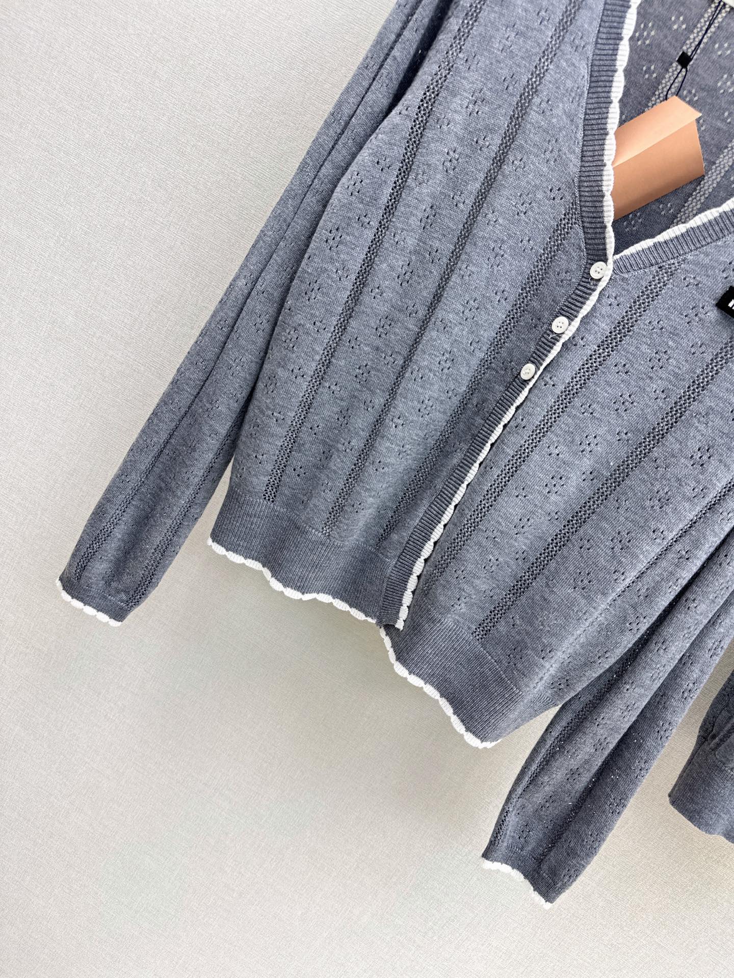 MiuMiu/26 Fall-Winter Latest V-Neck Wool Cardigan + Tiny Camisole