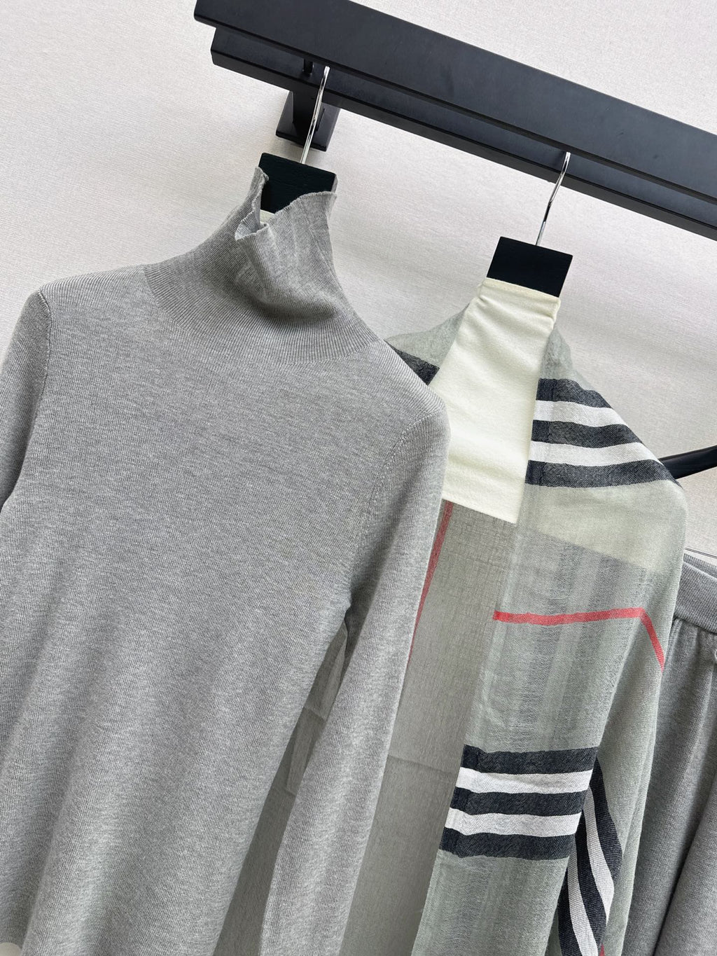 Dior/26 Early Autumn Latest Knit Set: Plaid Scarf + Turtleneck Top + Elastic Waist Straight Pants