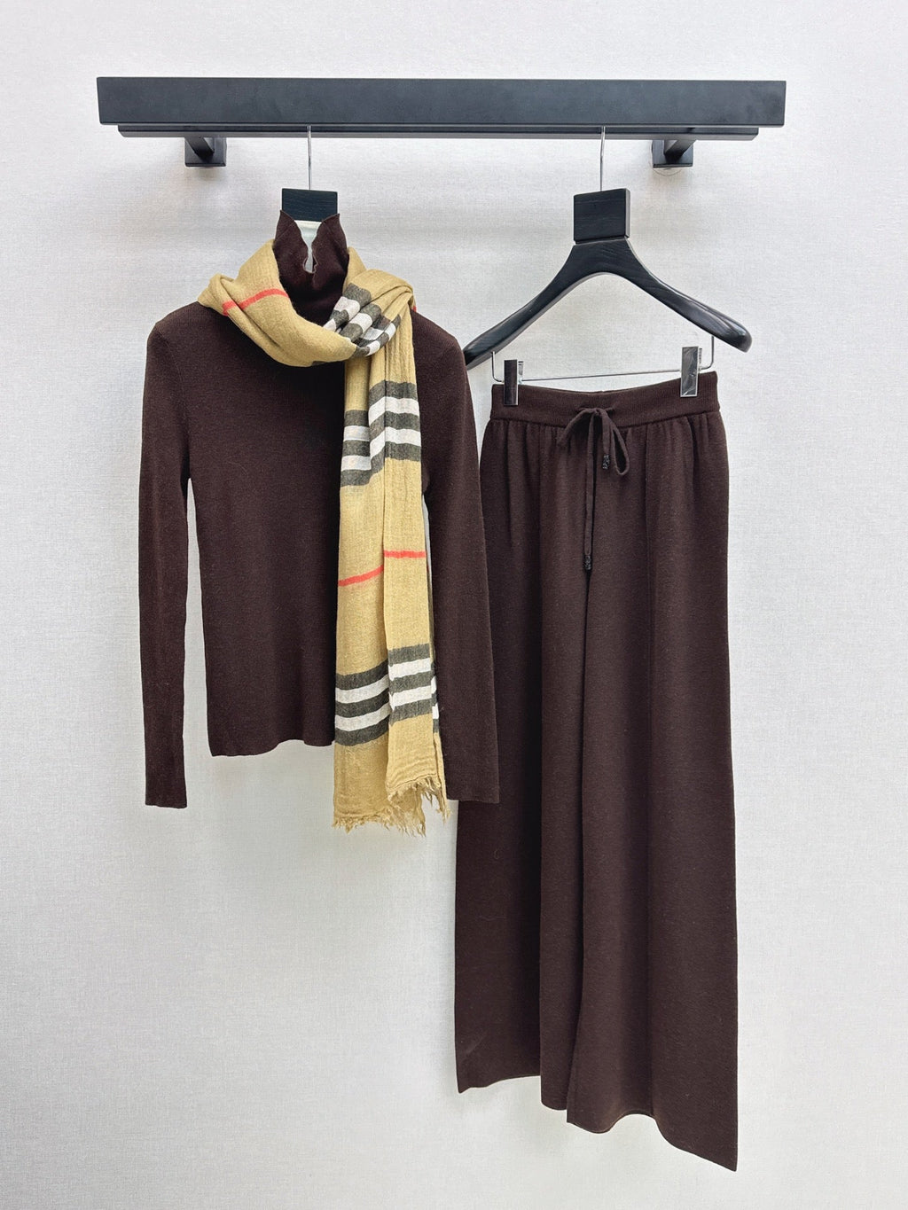 Dior/26 Early Autumn Latest Knit Set: Plaid Scarf + Turtleneck Top + Elastic Waist Straight Pants