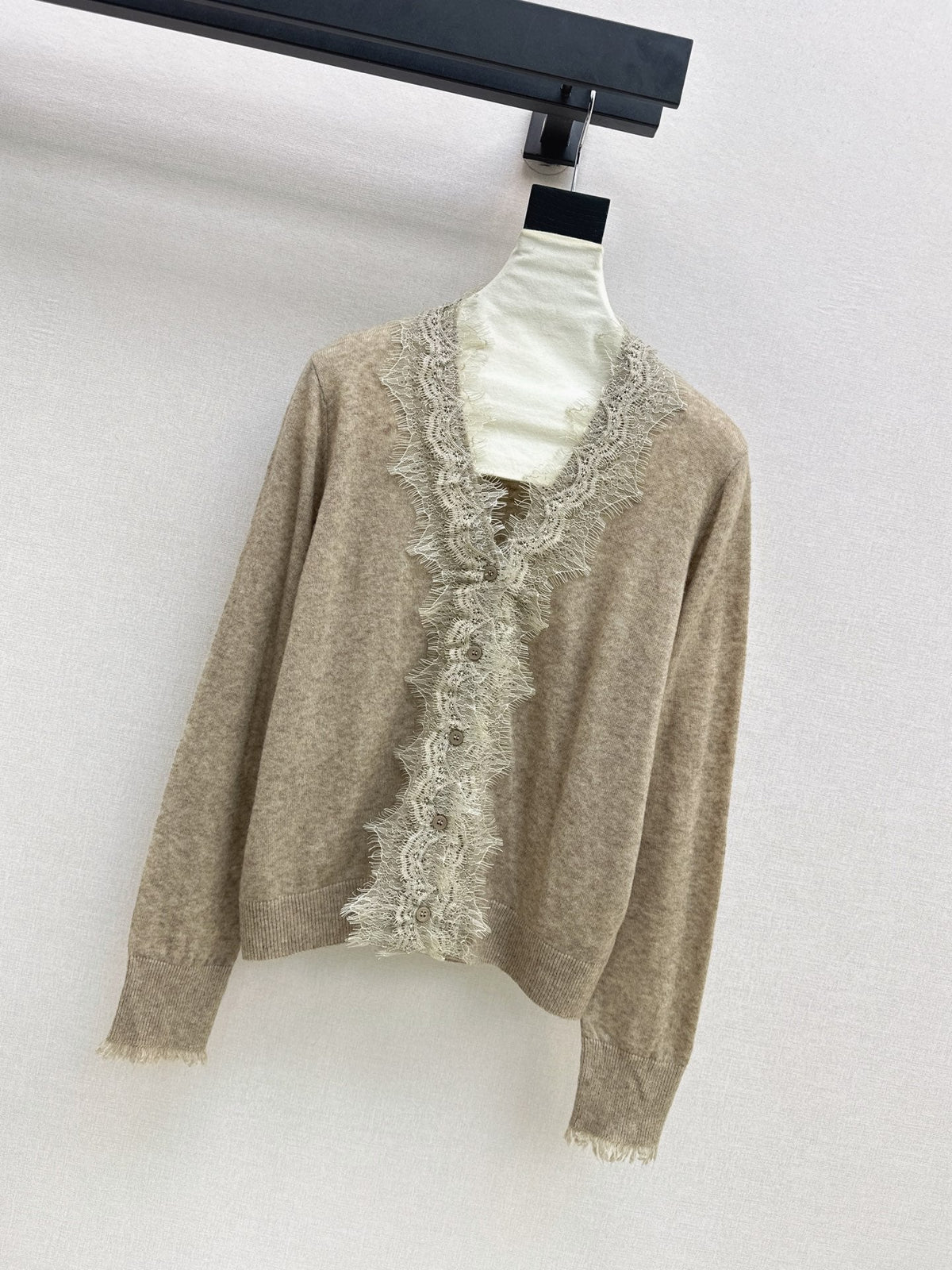 26 Fall/Winter Latest Lace Patchwork Cardigan