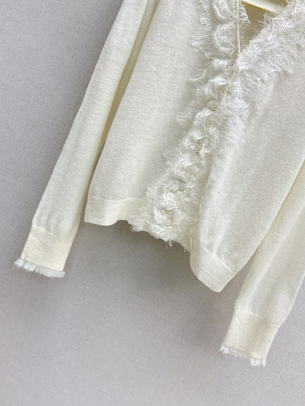 26 Fall/Winter Latest Lace Patchwork Cardigan