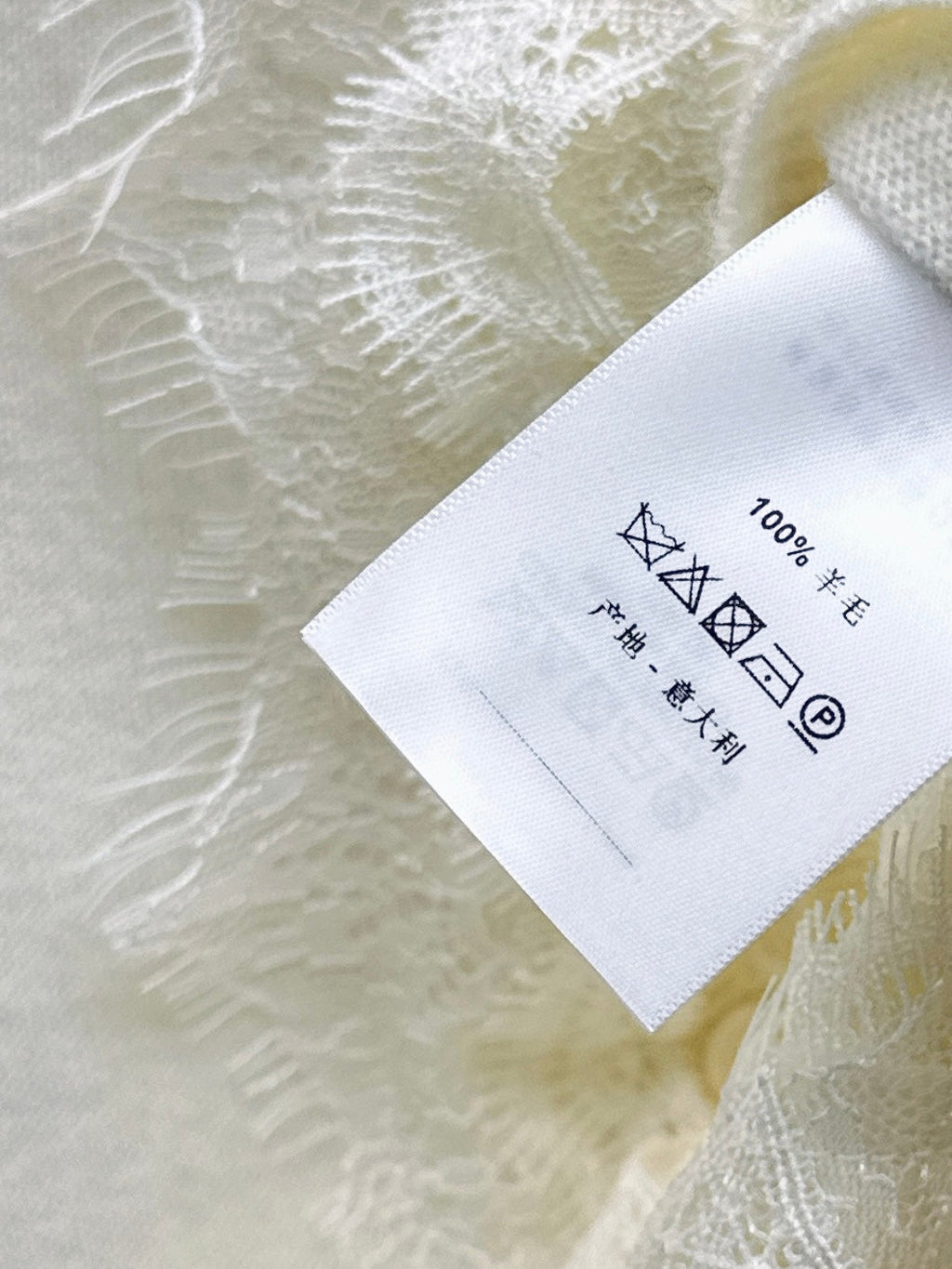 26 Fall/Winter Latest Lace Patchwork Cardigan
