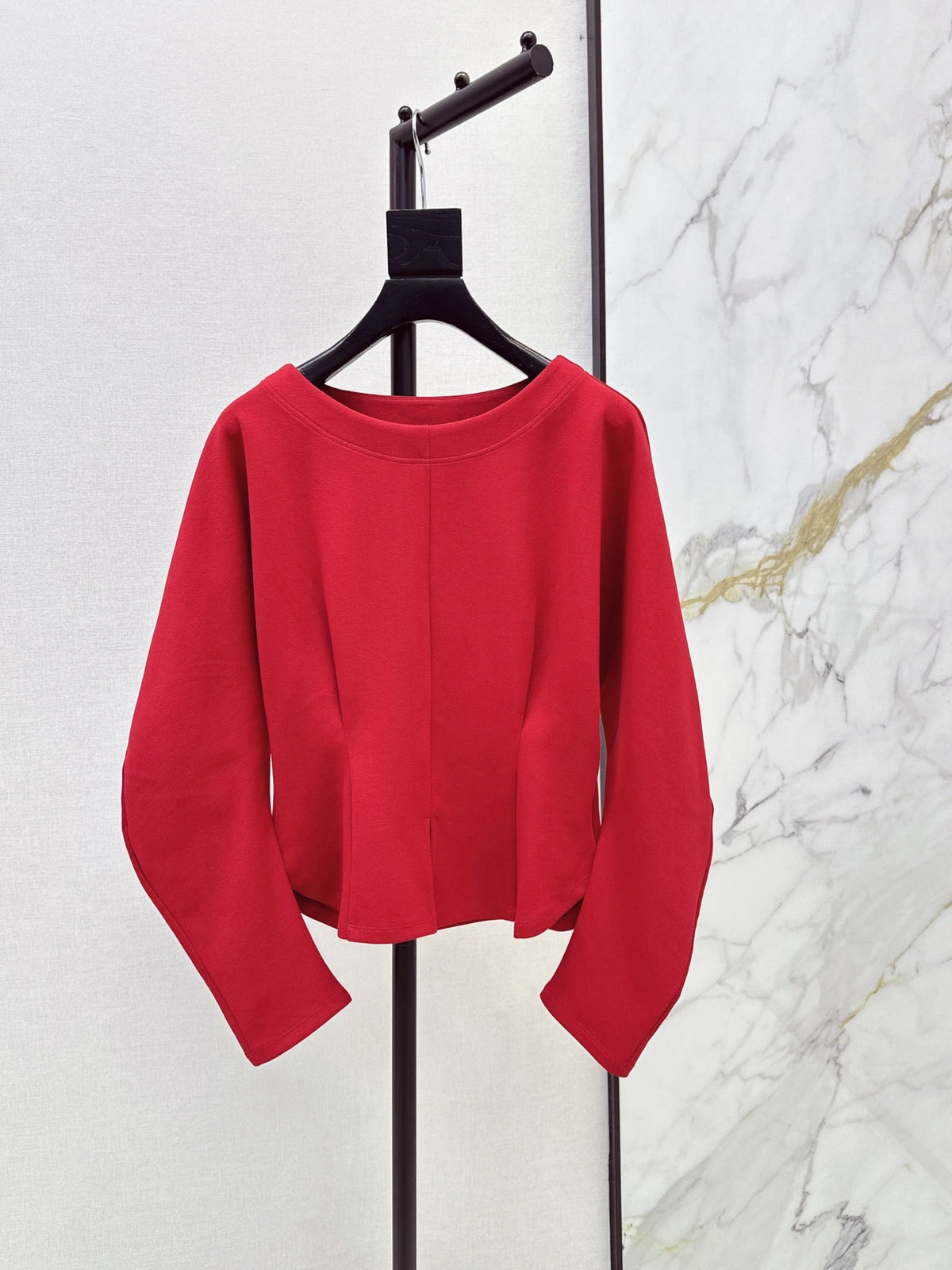 26 Fall/Winter Latest Batwing Sleeve Structured Waist Minimalist Long Sleeve Top