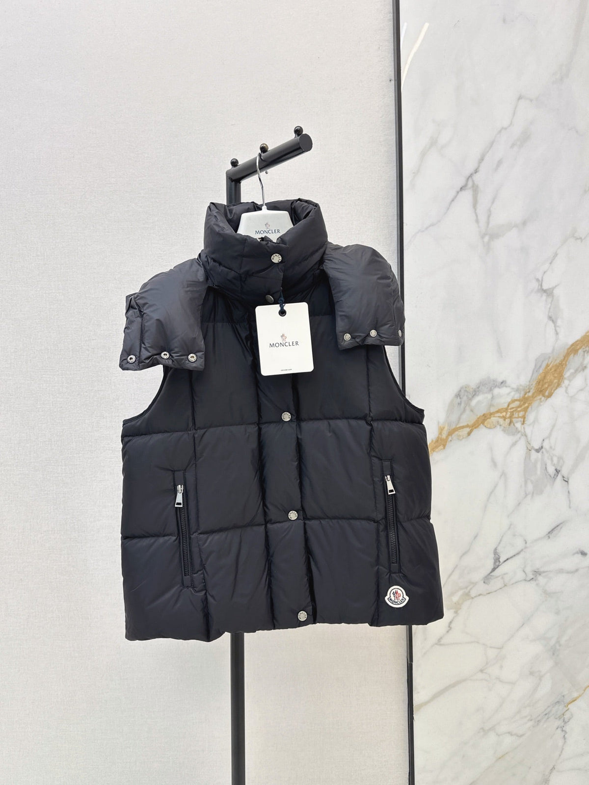 26 Fall/Winter Latest Hooded Down Vest