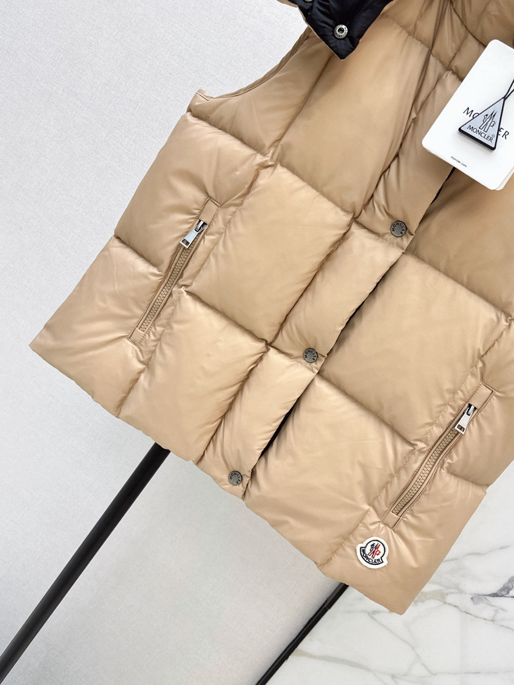 26 Fall/Winter Latest Hooded Down Vest