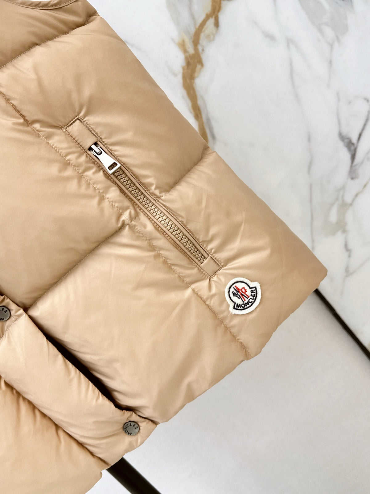 26 Fall/Winter Latest Hooded Down Vest