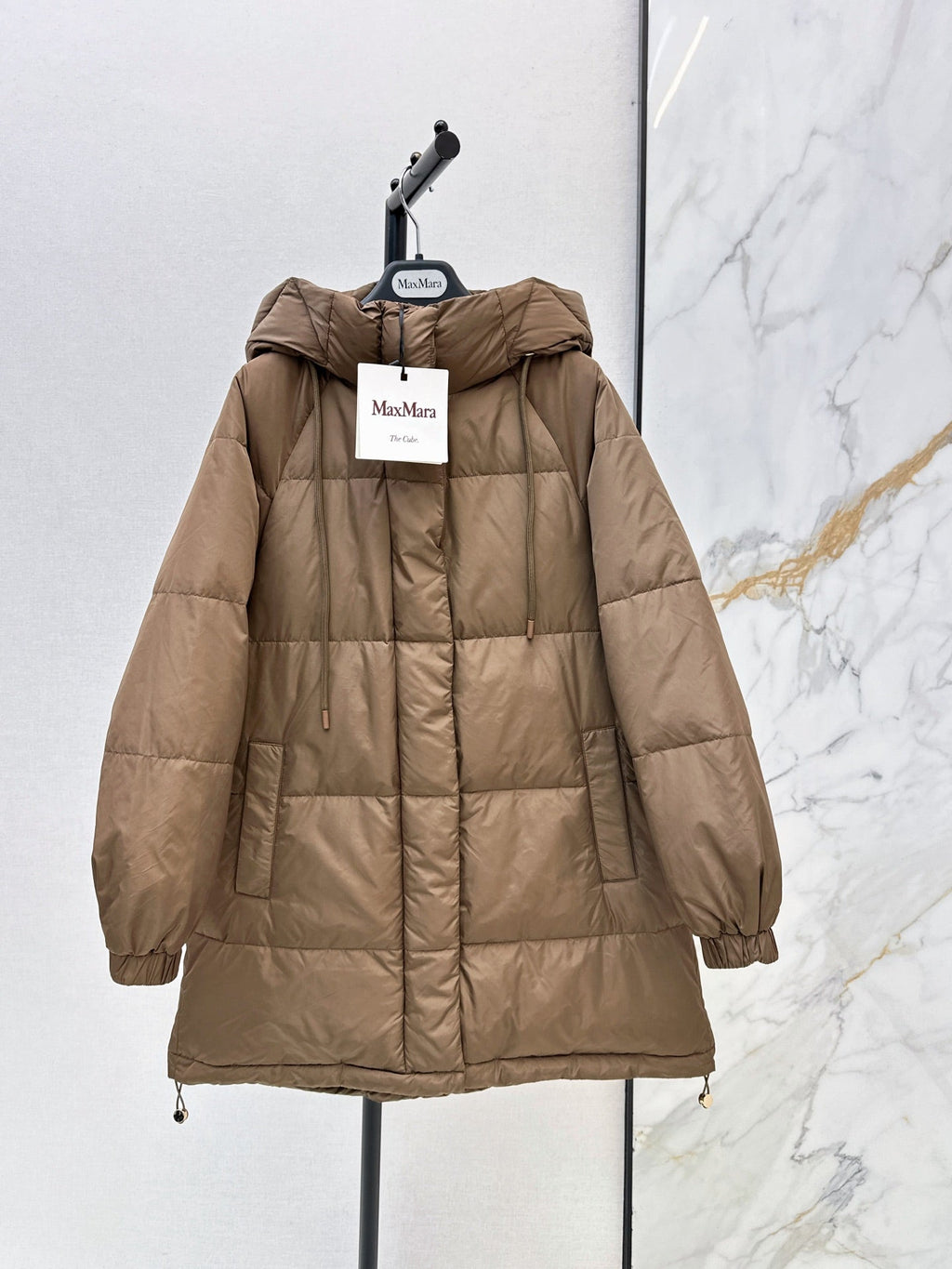26 Fall/Winter Latest Simple Sleeve Patch Hooded Mid-Length Down Jacket