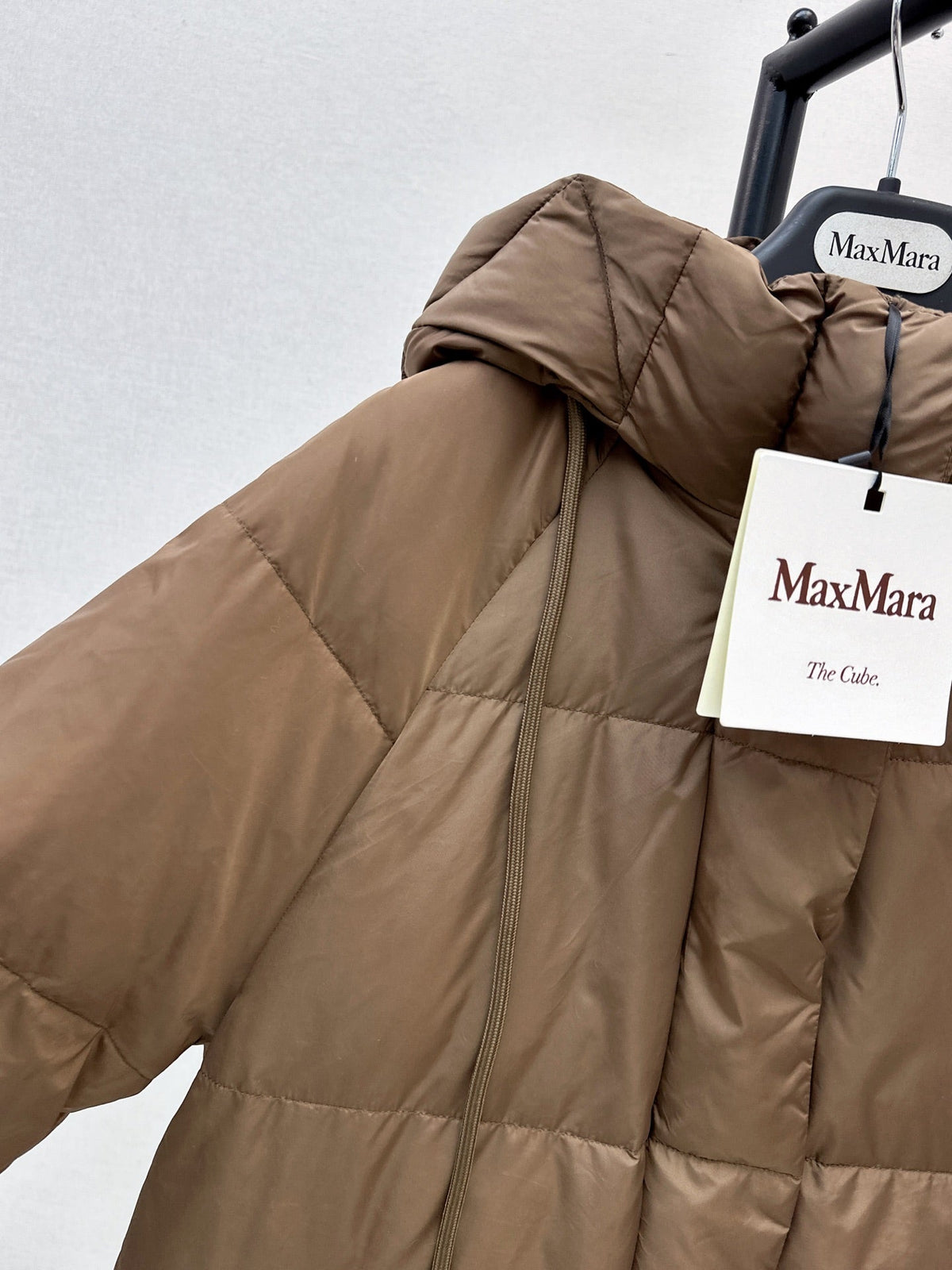 26 Fall/Winter Latest Simple Sleeve Patch Hooded Mid-Length Down Jacket