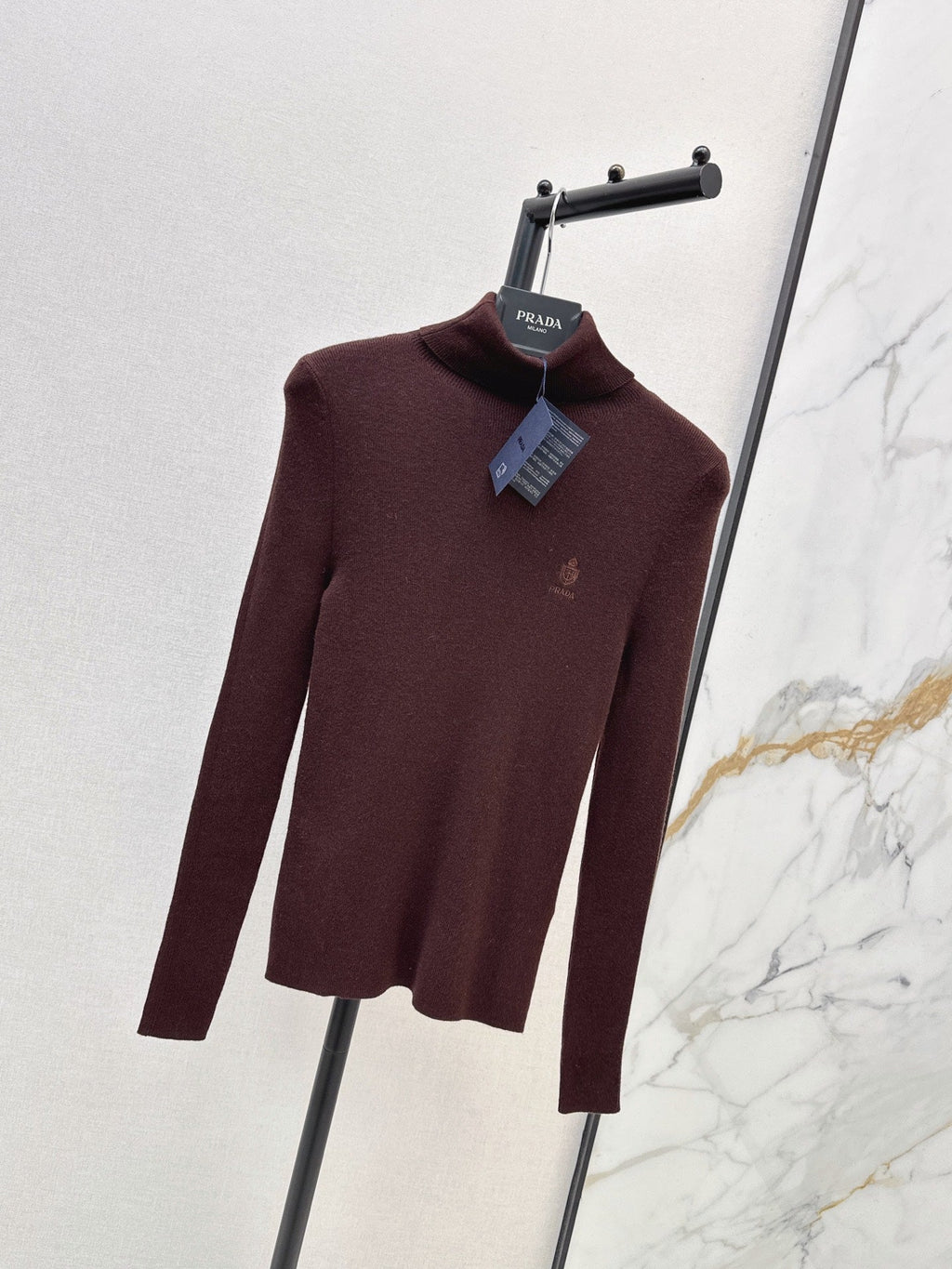 26 Fall/Winter Latest Small Logo Embroidered Wool Turtleneck Top