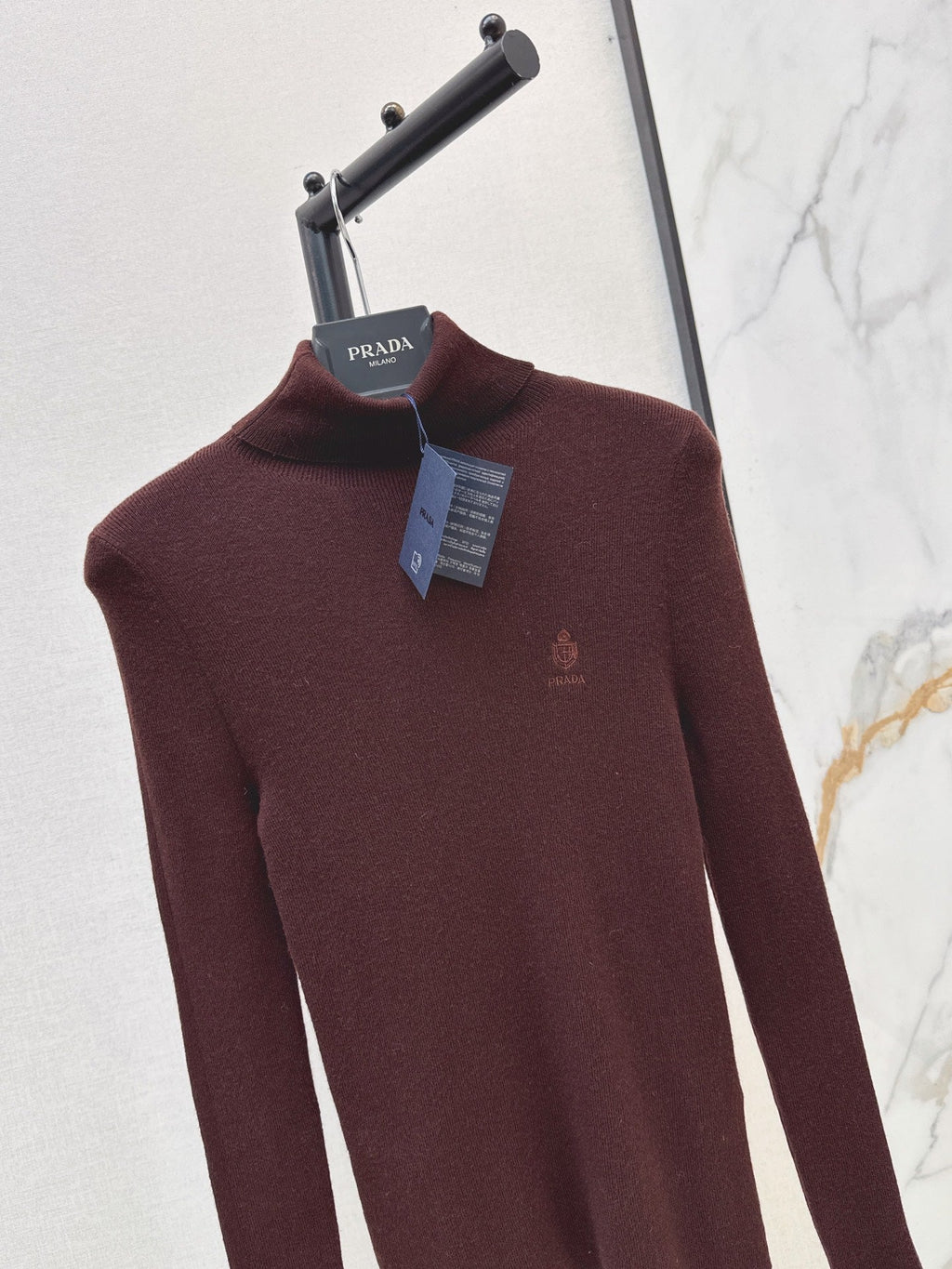 26 Fall/Winter Latest Small Logo Embroidered Wool Turtleneck Top
