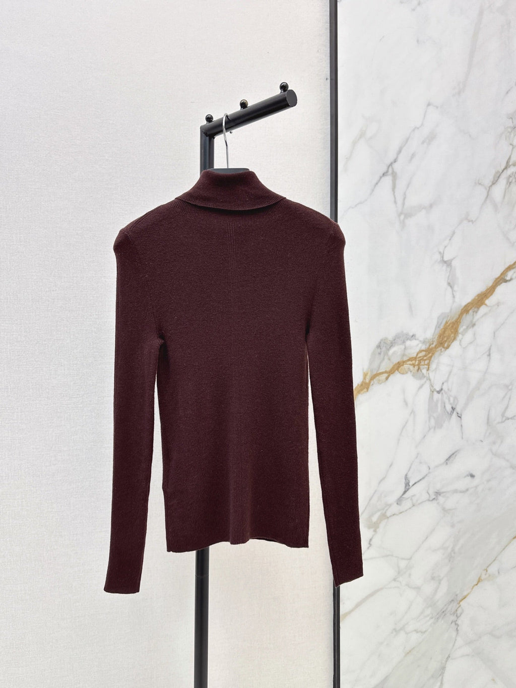 26 Fall/Winter Latest Small Logo Embroidered Wool Turtleneck Top