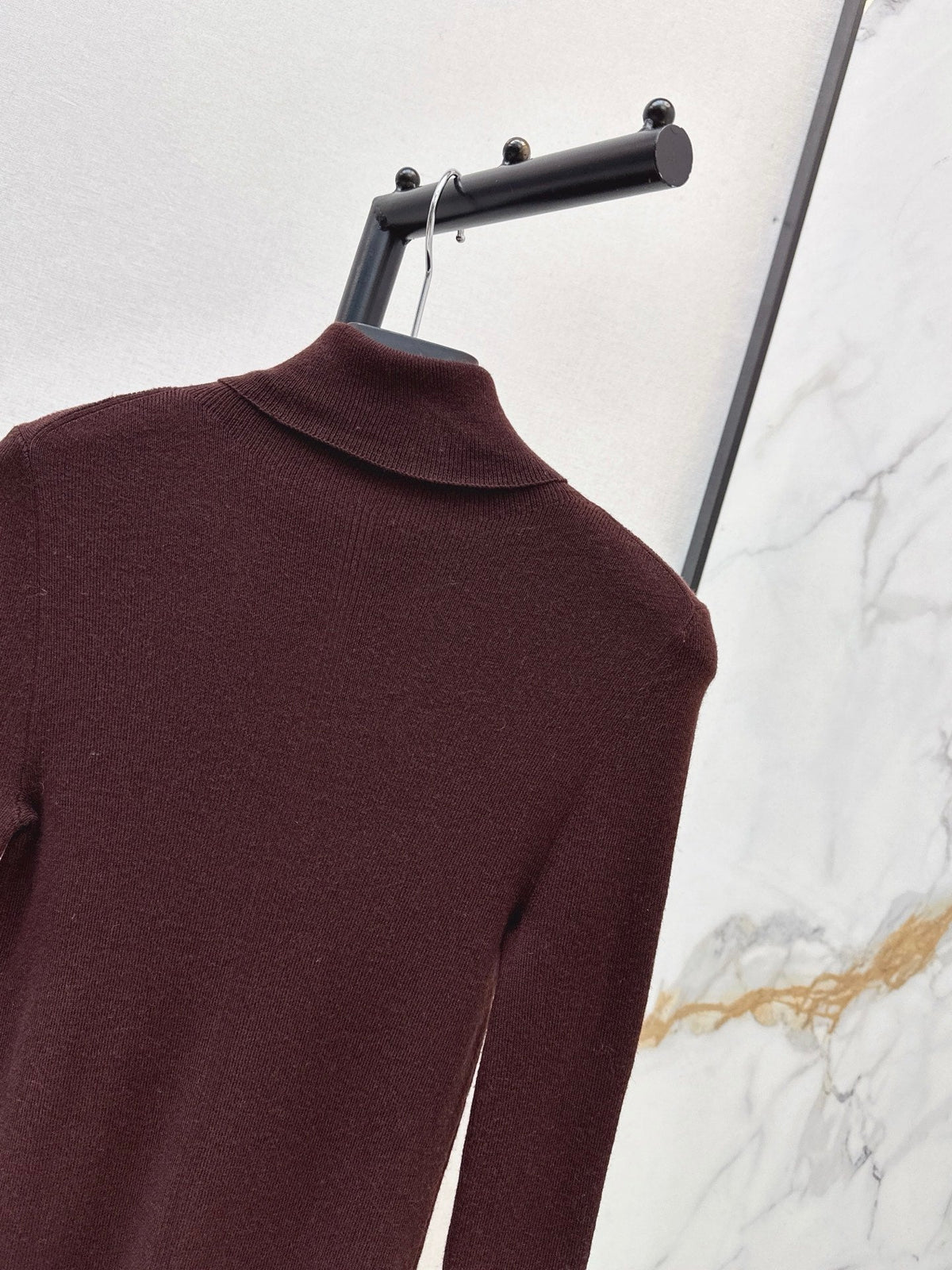 26 Fall/Winter Latest Small Logo Embroidered Wool Turtleneck Top