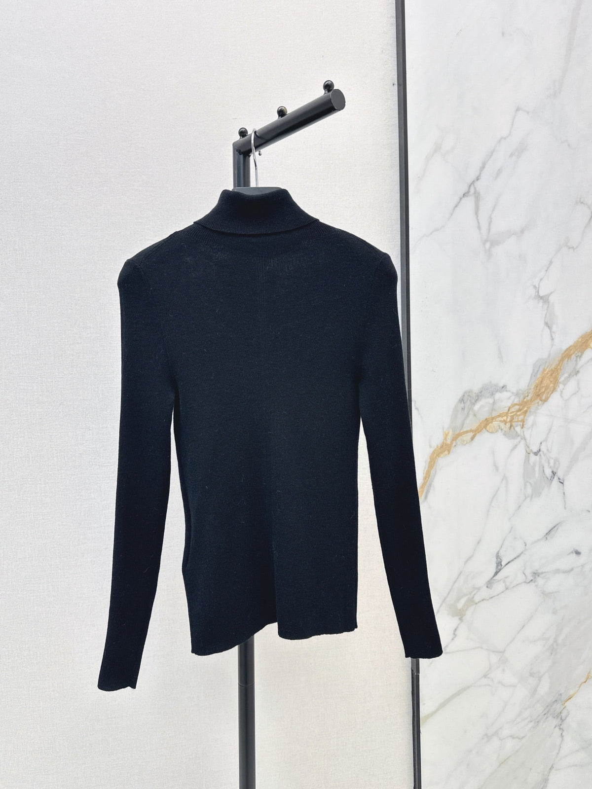 26 Fall/Winter Latest Small Logo Embroidered Wool Turtleneck Top