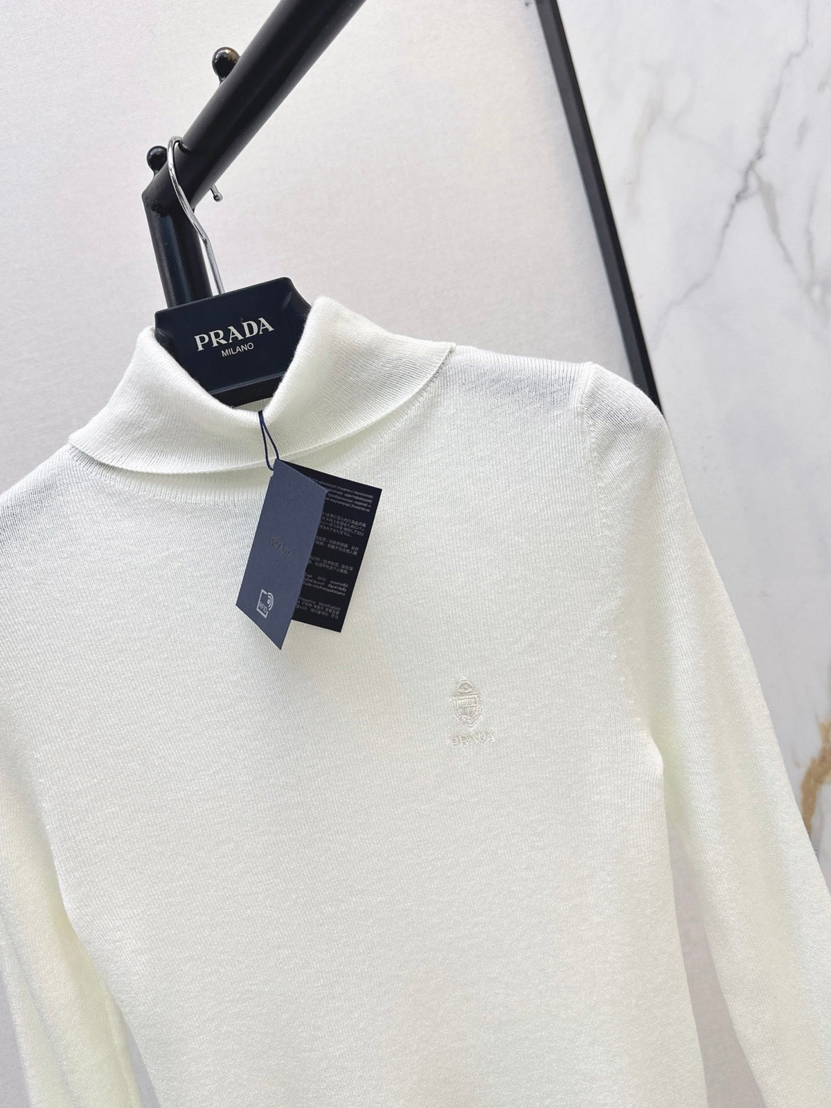 26 Fall/Winter Latest Small Logo Embroidered Wool Turtleneck Top