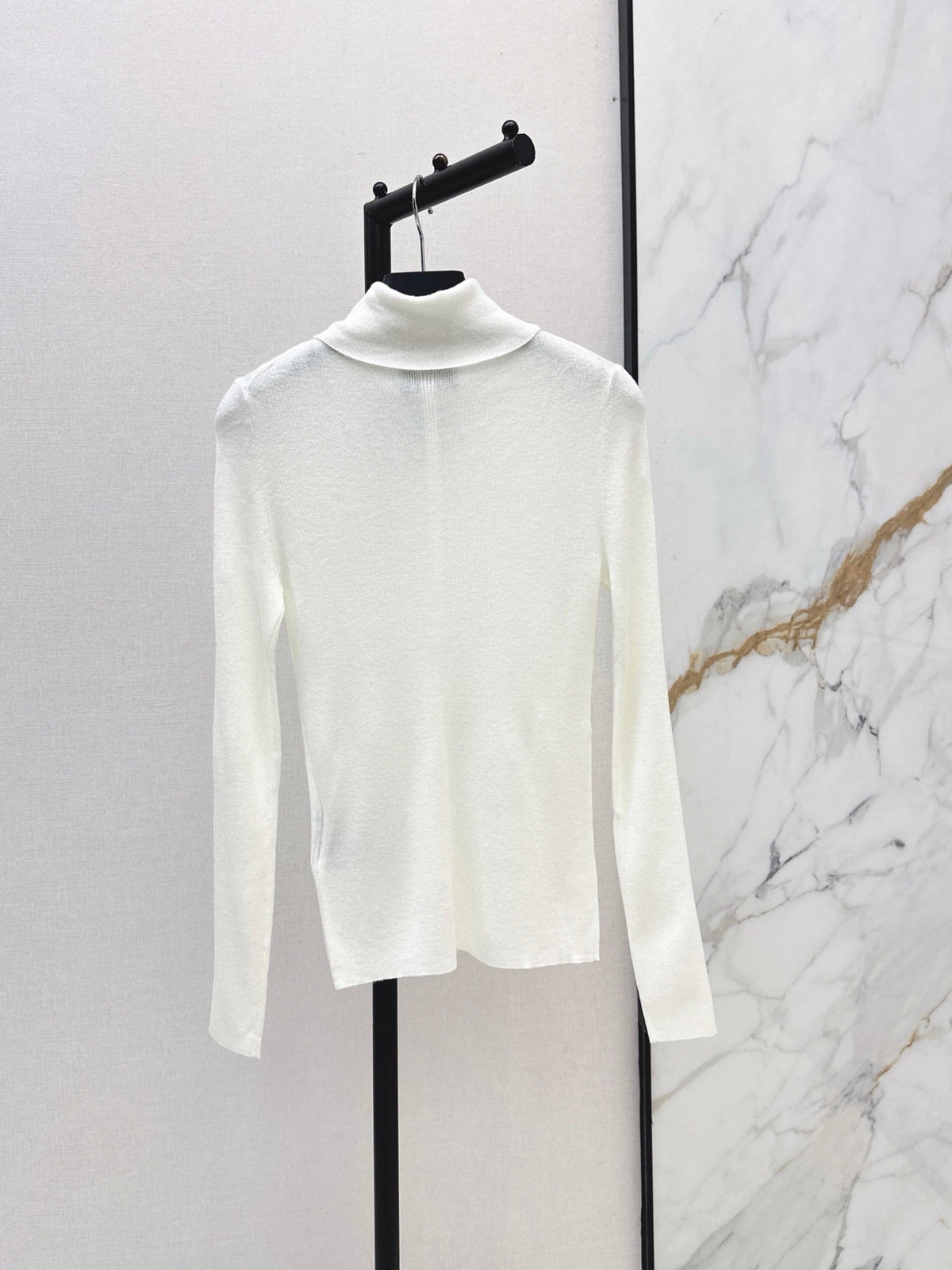 26 Fall/Winter Latest Small Logo Embroidered Wool Turtleneck Top