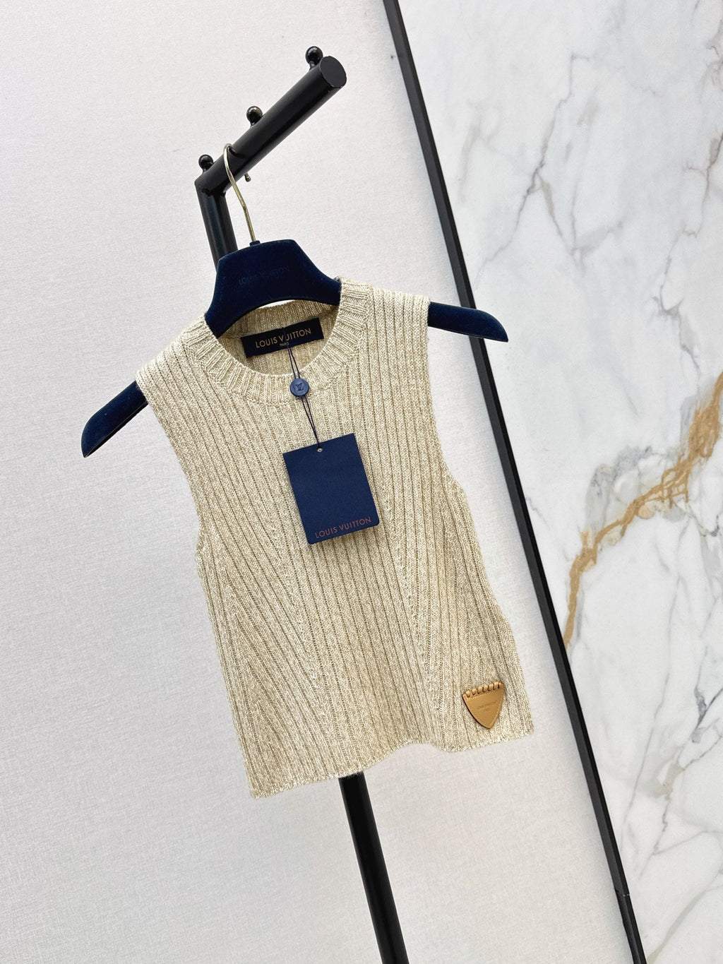26 Fall/Winter New Vertical Rib Knit Vest
