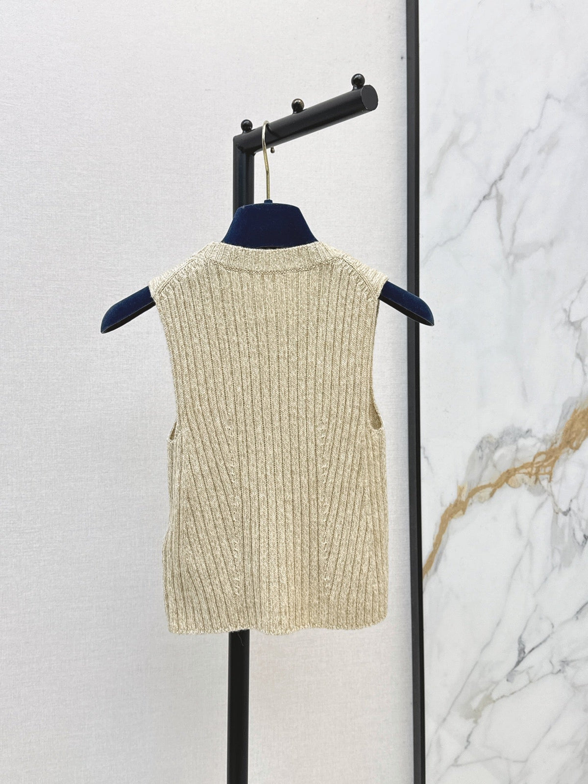 26 Fall/Winter New Vertical Rib Knit Vest