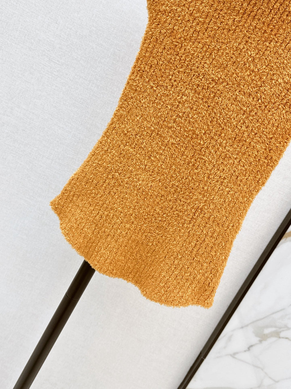 26 Fall/Winter Latest Caramel-Colored Sleeveless Semi-Turtleneck