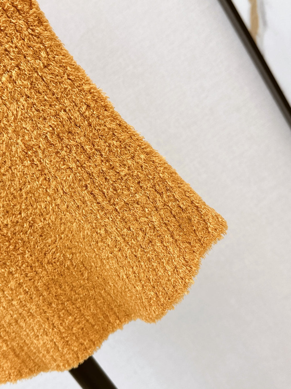 26 Fall/Winter Latest Caramel-Colored Sleeveless Semi-Turtleneck