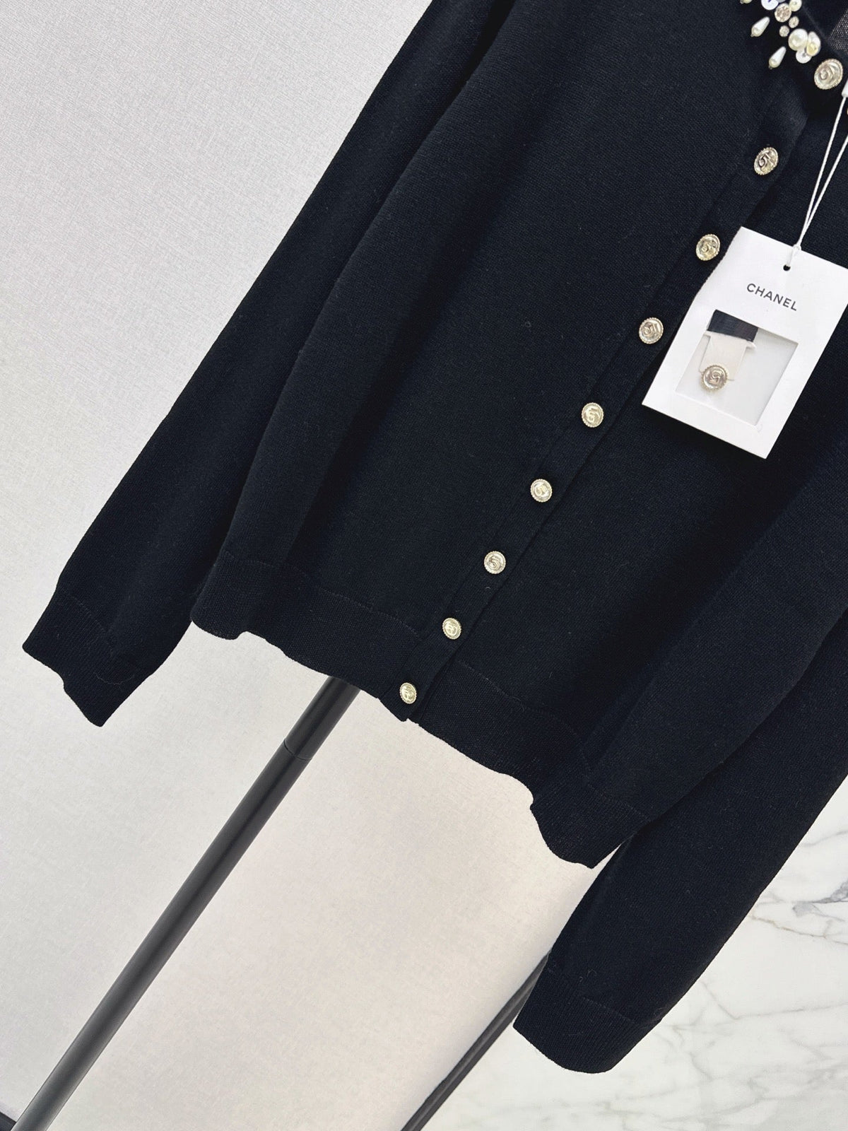 26 Fall/Winter Latest Handcrafted Heavy Embellished Rhinestone Pearl Knit Cardigan