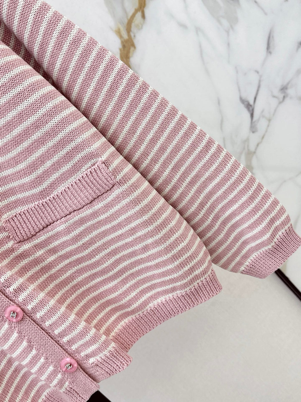 26 Fall/Winter Latest Pink Striped V-Neck Knit Cardigan