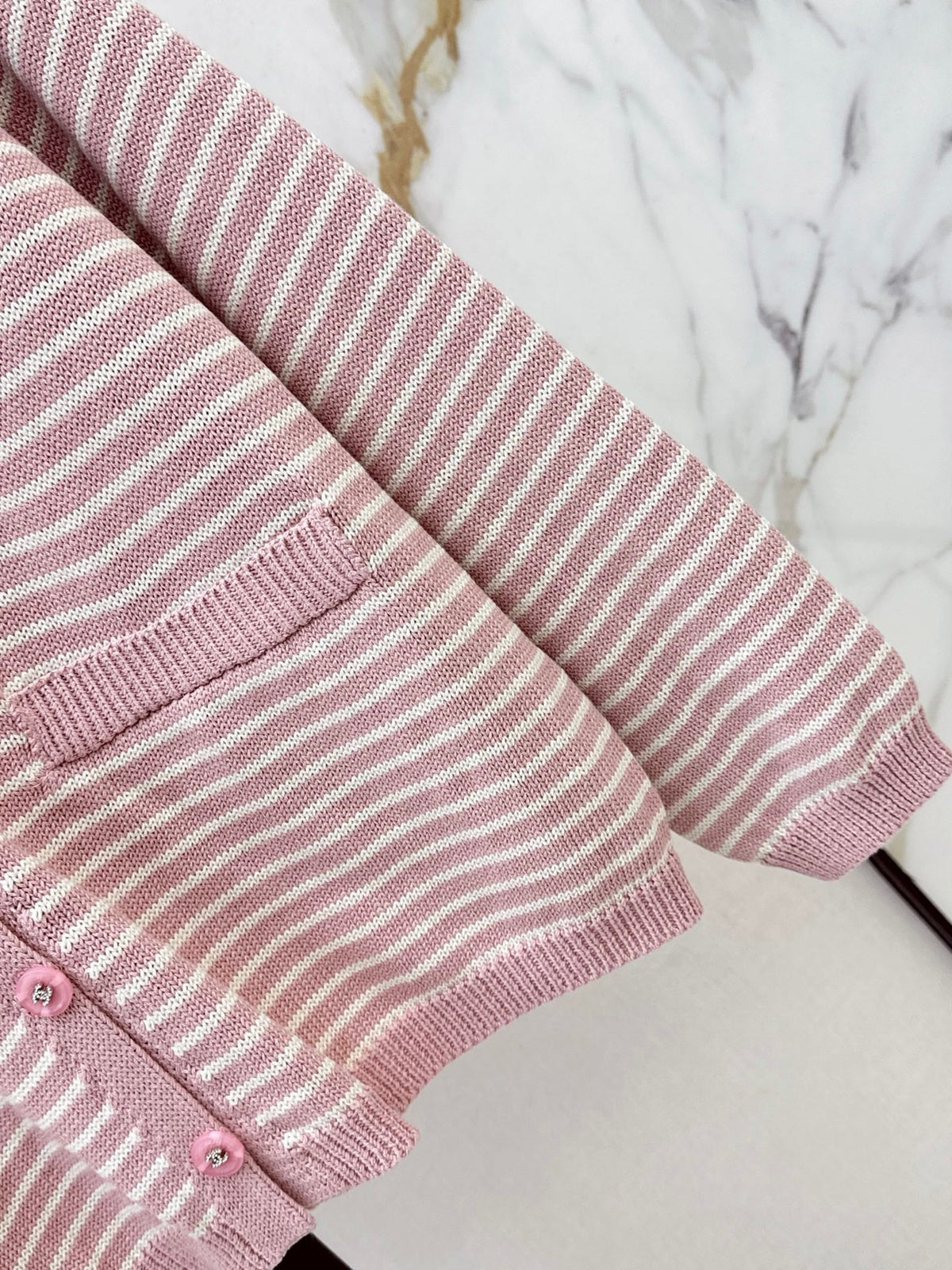 26 Fall/Winter Latest Pink Striped V-Neck Knit Cardigan