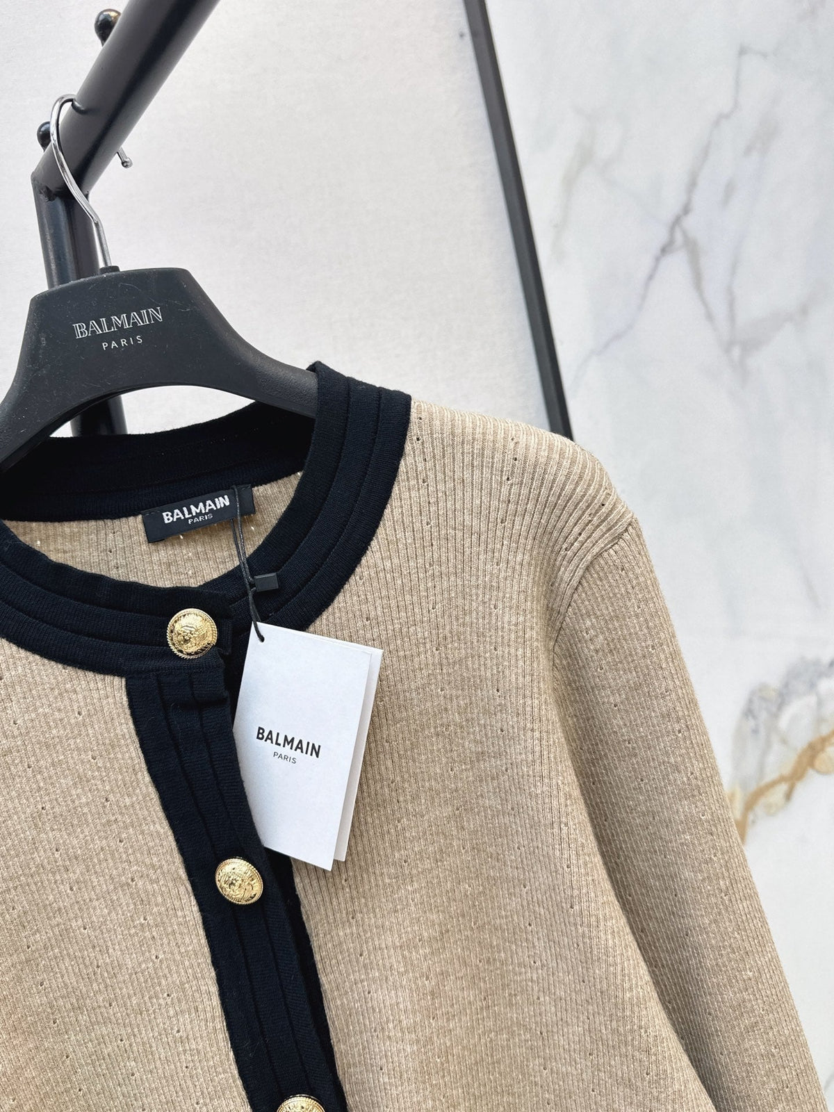 26 Early Autumn Latest Color-Block Trim Crew Neck Knit Cardigan
