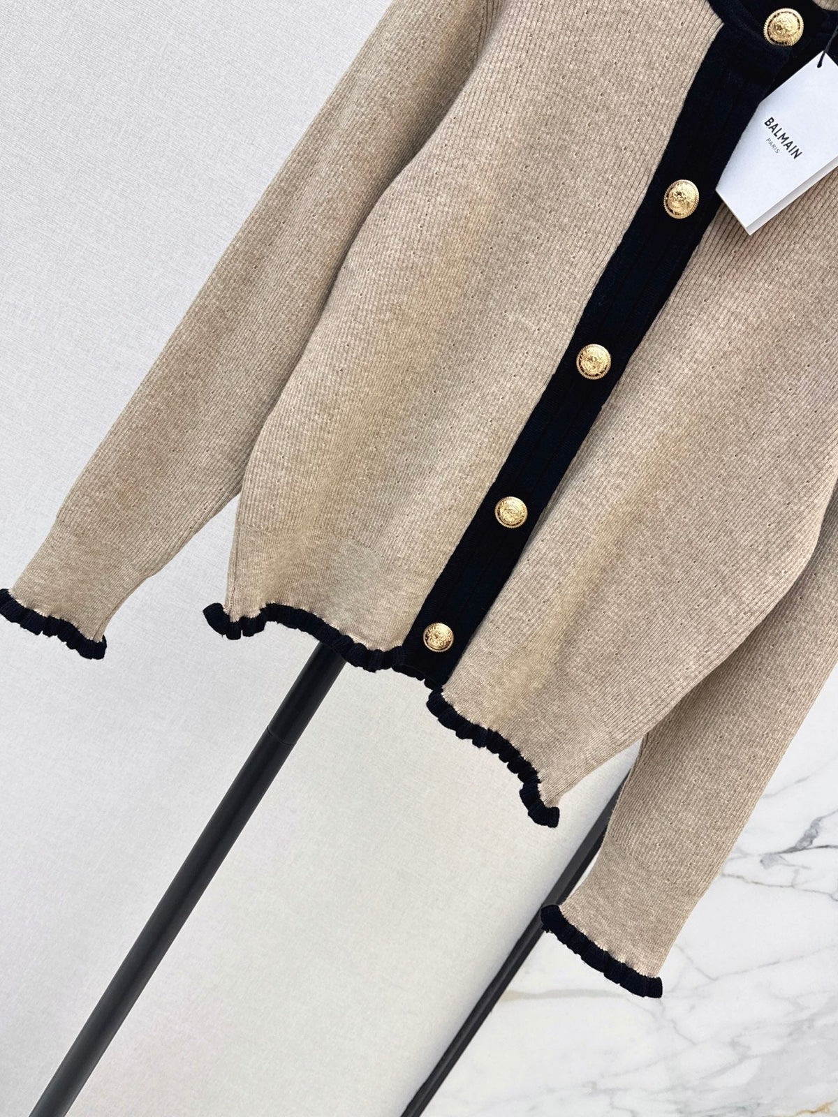 26 Early Autumn Latest Color-Block Trim Crew Neck Knit Cardigan