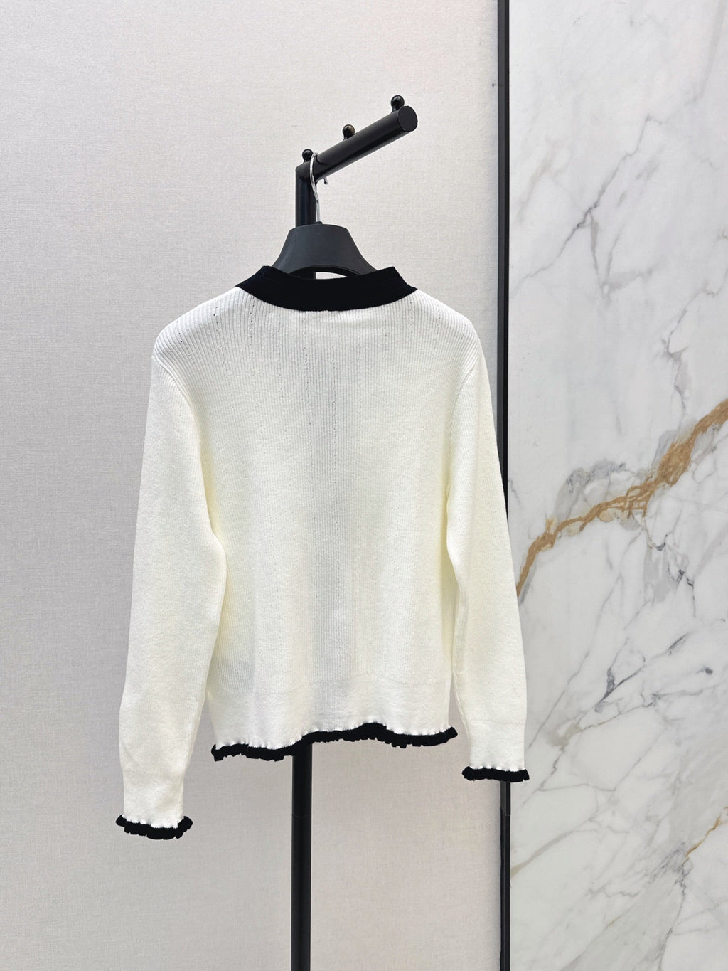 26 Early Autumn Latest Color-Block Trim Crew Neck Knit Cardigan