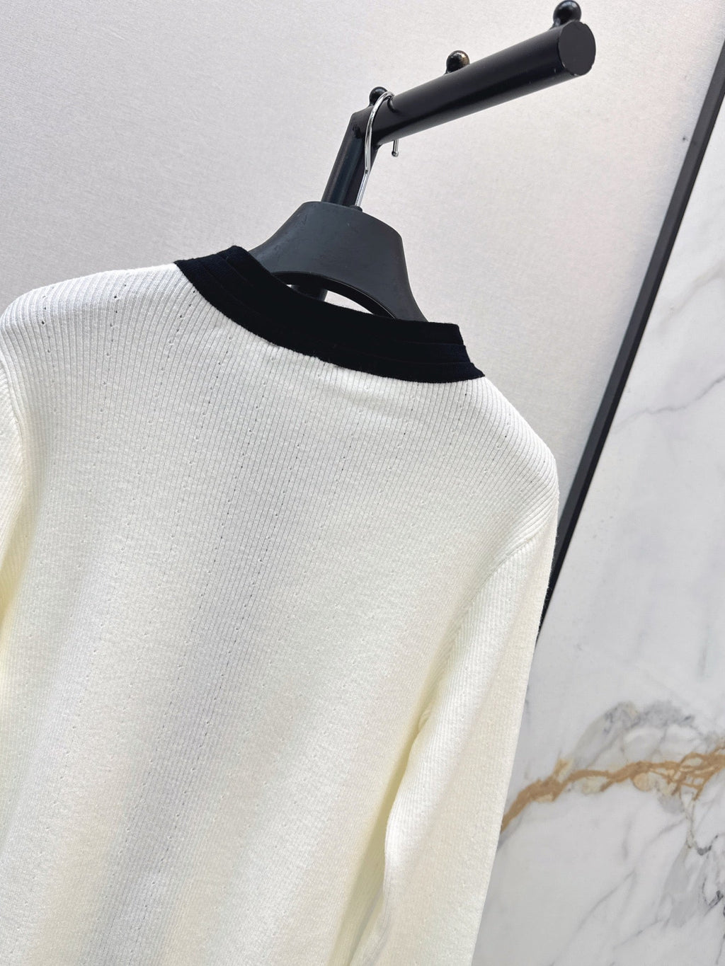 26 Early Autumn Latest Color-Block Trim Crew Neck Knit Cardigan