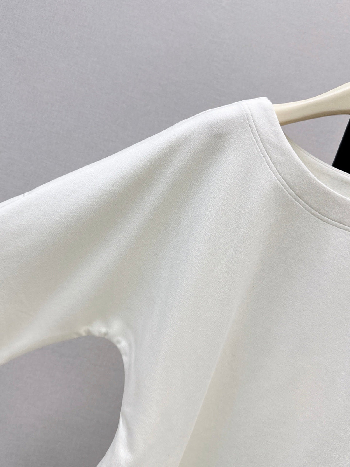 26 Fall/Winter Latest Batwing Sleeve Asymmetrical Minimalist Long Sleeve