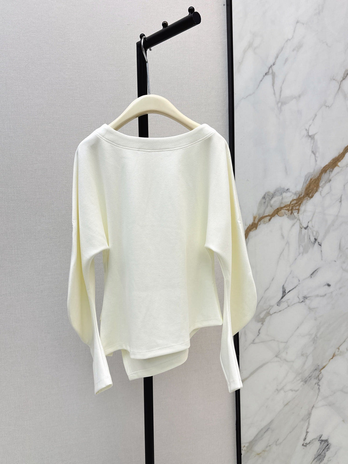 26 Fall/Winter Latest Batwing Sleeve Asymmetrical Minimalist Long Sleeve
