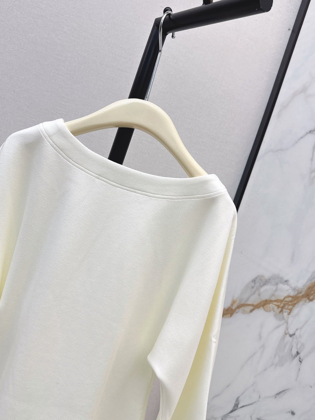 26 Fall/Winter Latest Batwing Sleeve Asymmetrical Minimalist Long Sleeve