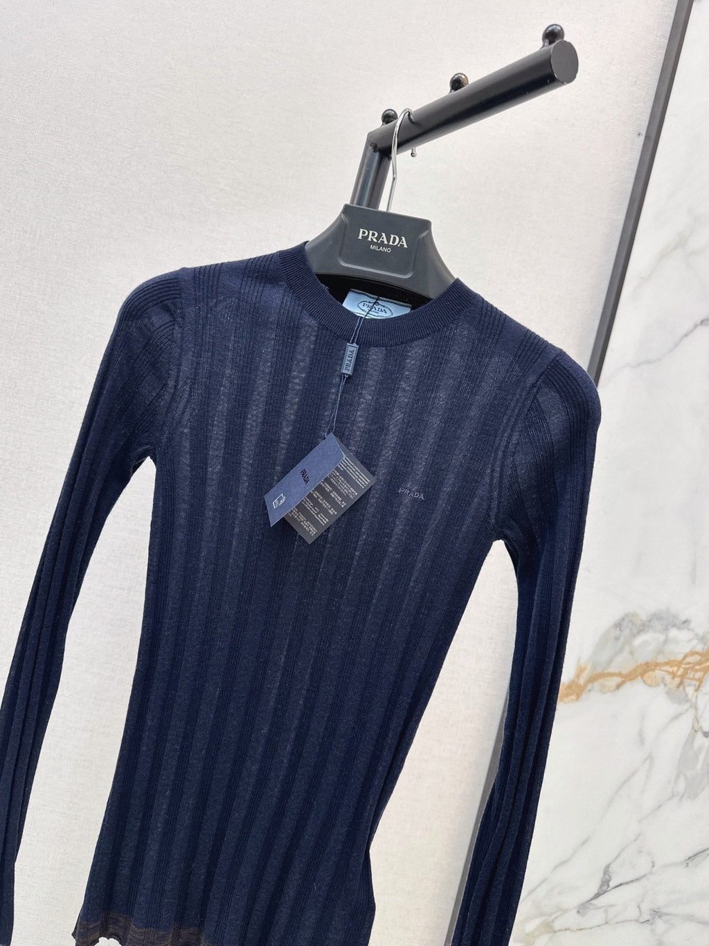 26 Autumn/Winter Latest Long-Term Style Outfit Ribbed Design Color-Block Wavy Hem Base Shirt
