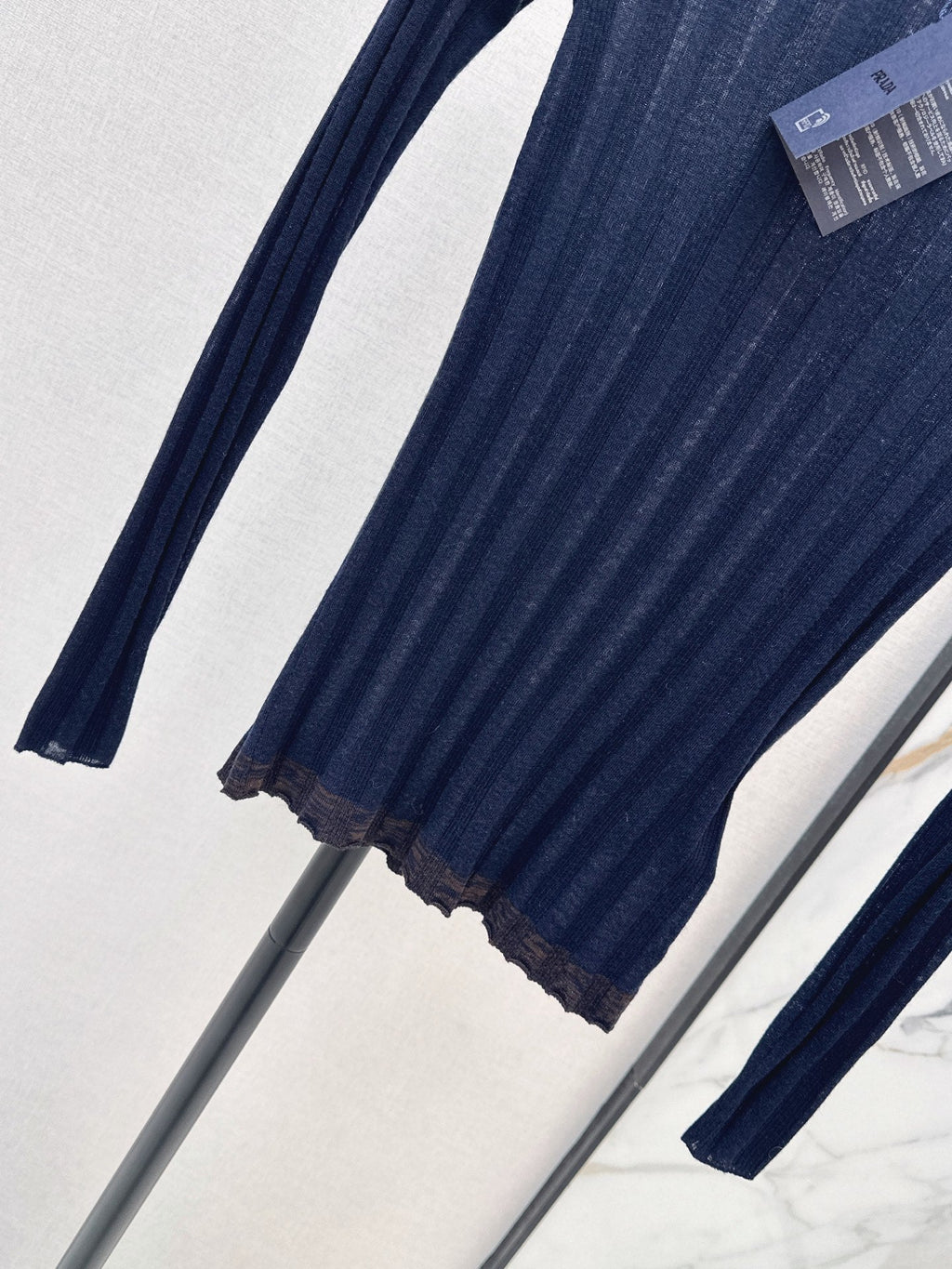 26 Autumn/Winter Latest Long-Term Style Outfit Ribbed Design Color-Block Wavy Hem Base Shirt