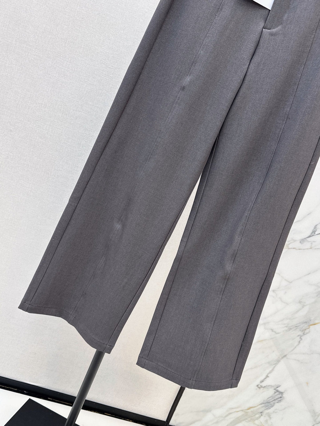 26 Fall/Winter Latest Logo-Embellished Straight-Leg Dress Pants