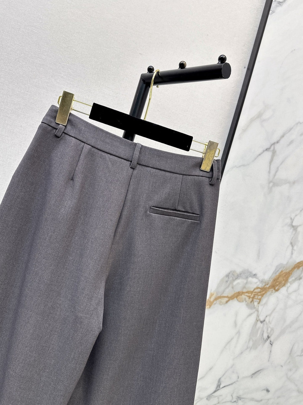 26 Fall/Winter Latest Logo-Embellished Straight-Leg Dress Pants
