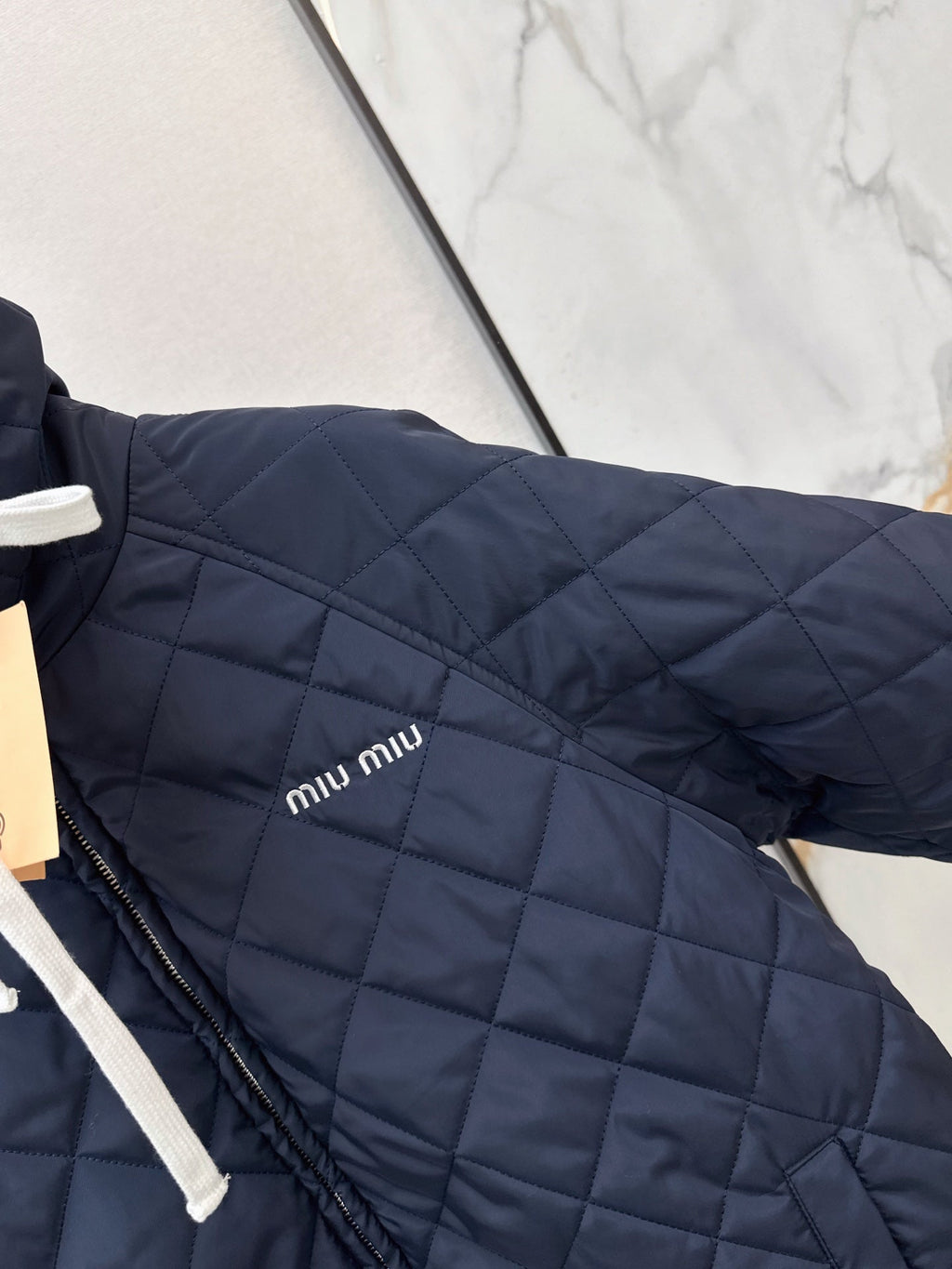 26Latest Autumn/Winter Loose-Fit Diamond-Quilted Padded Jacket