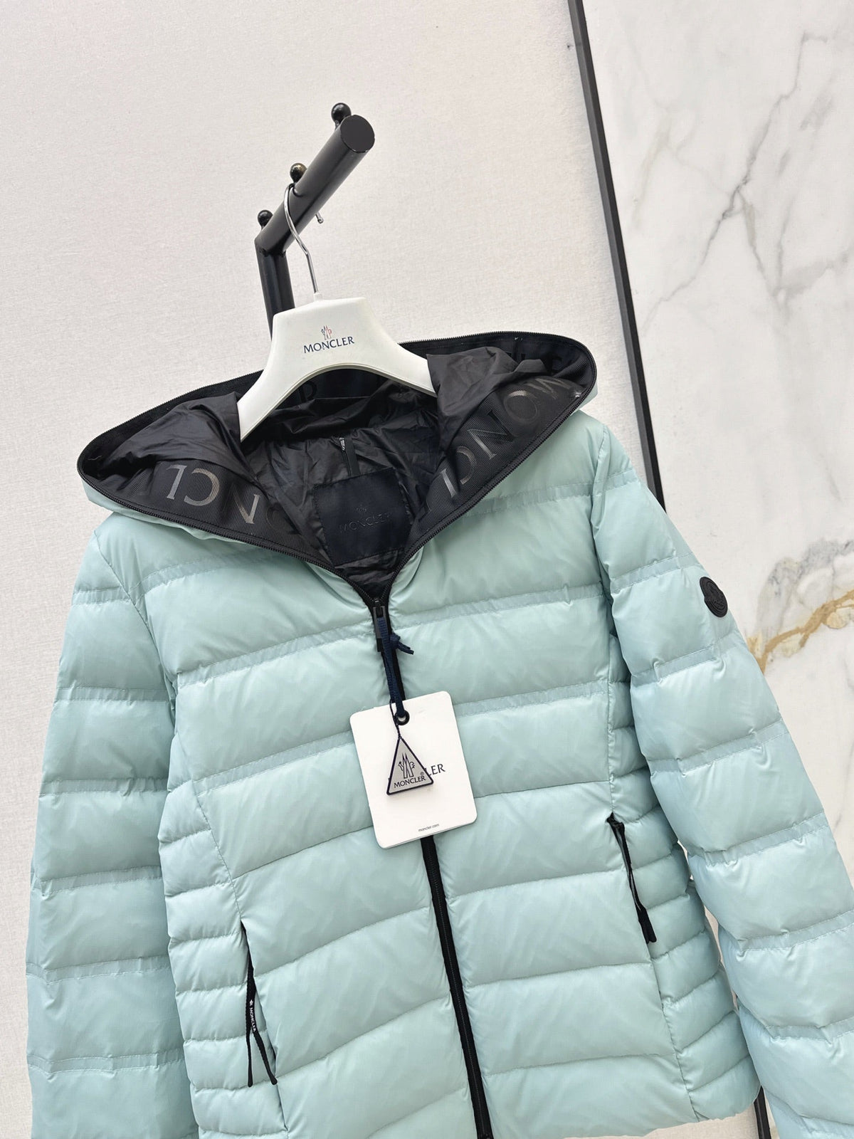 26Latest Autumn/Winter Hooded Down Jacket with Dual Pockets